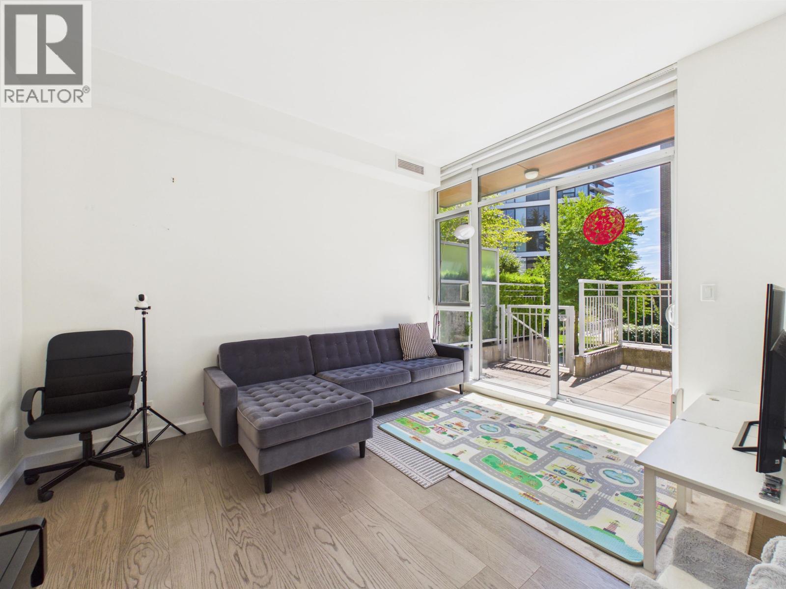 Th4 3355 Binning Road Property Photo 4