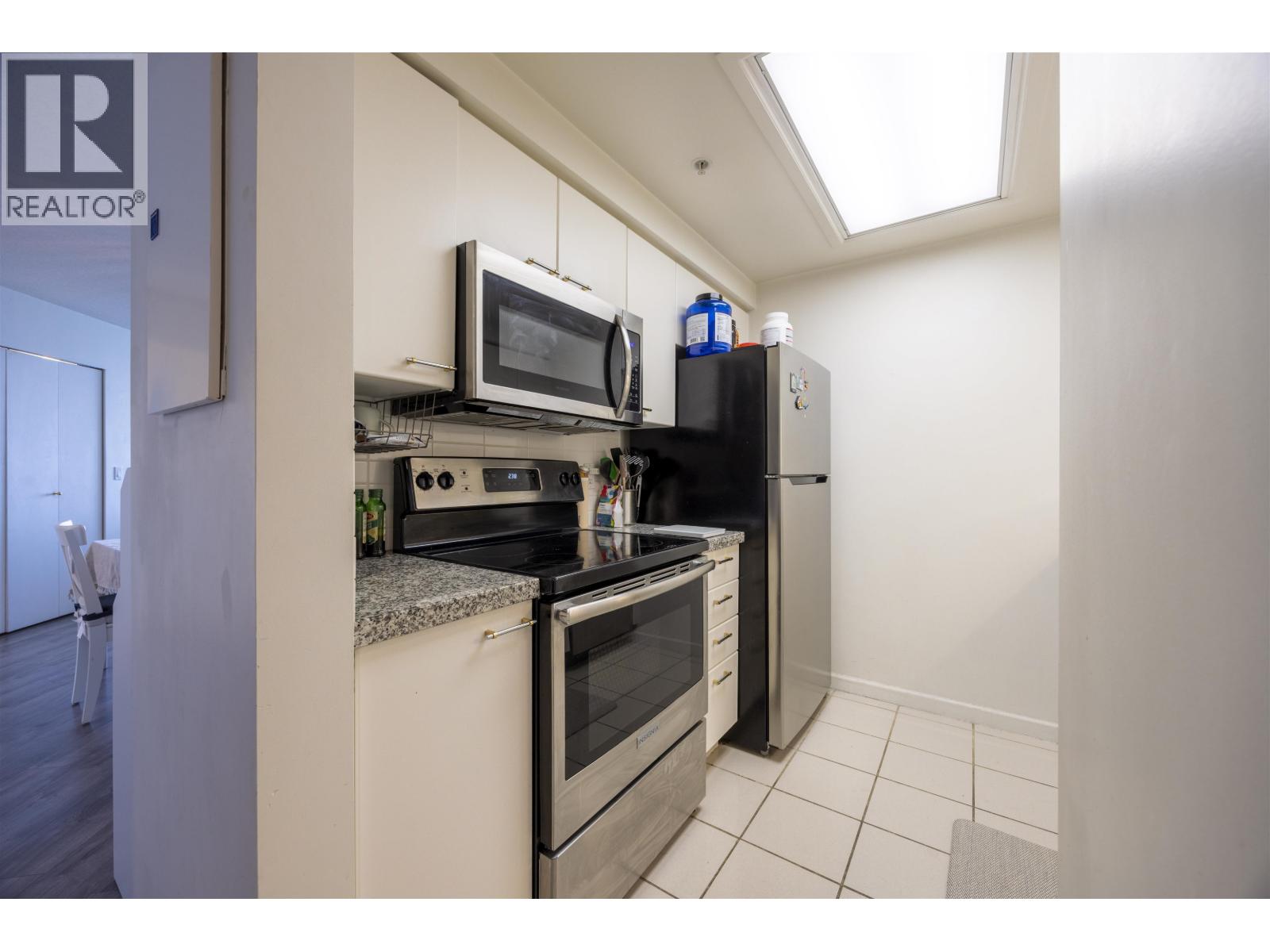 2505 388 Drake Street Property Photo 8