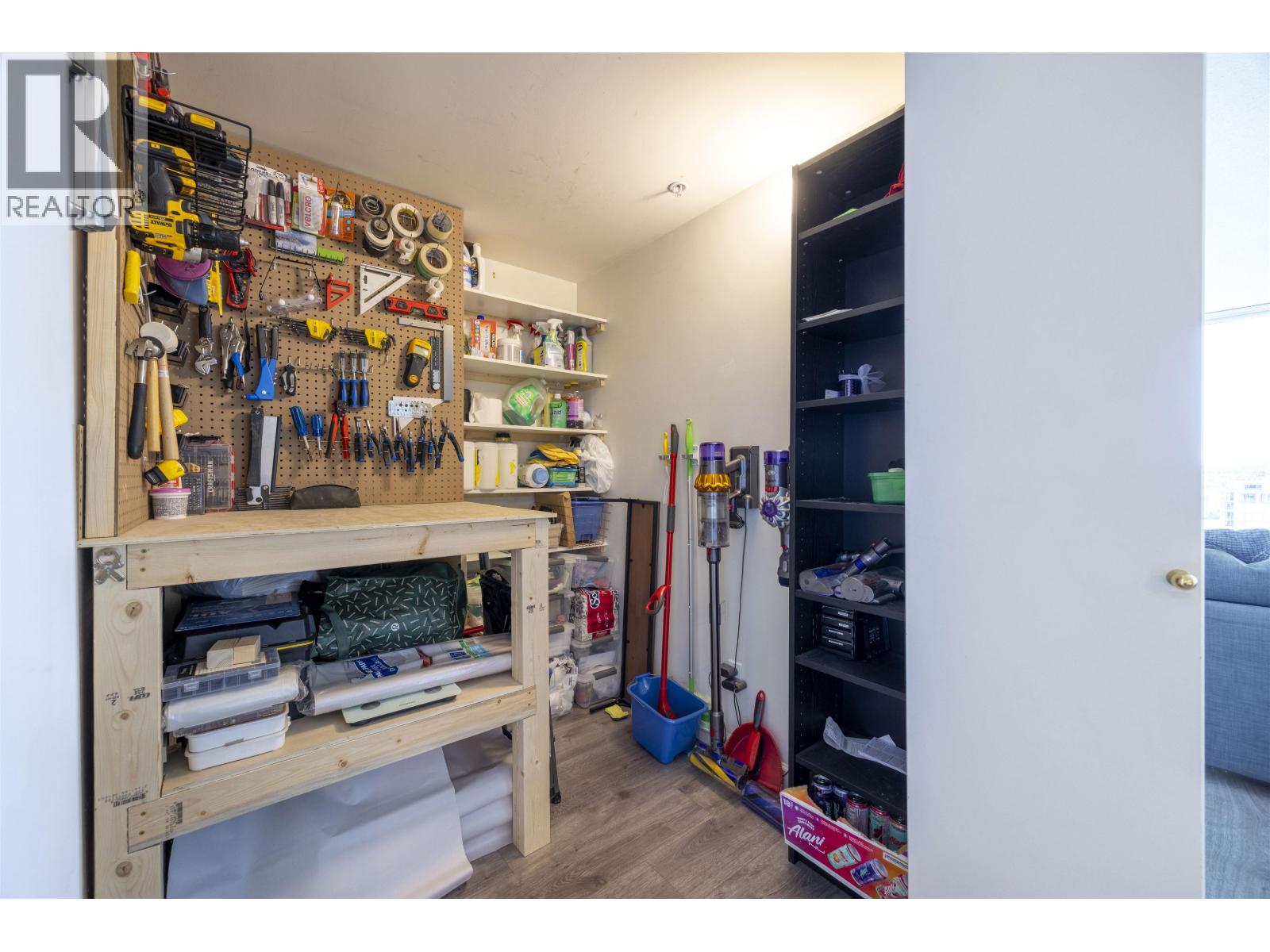 2505 388 Drake Street Property Photo 10