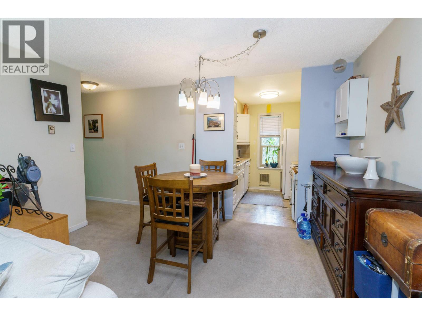 606 9867 Manchester Drive Property Photo 12