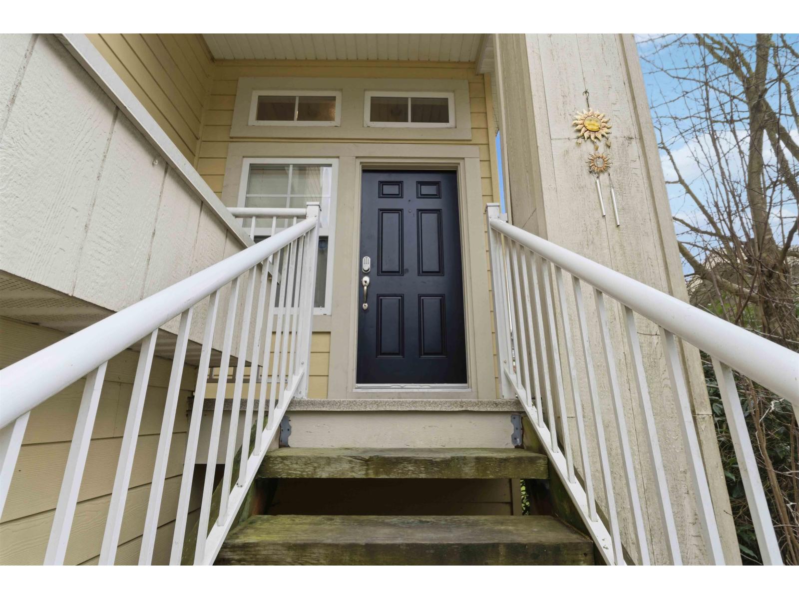 4 3495 147a Street Property Photo 6
