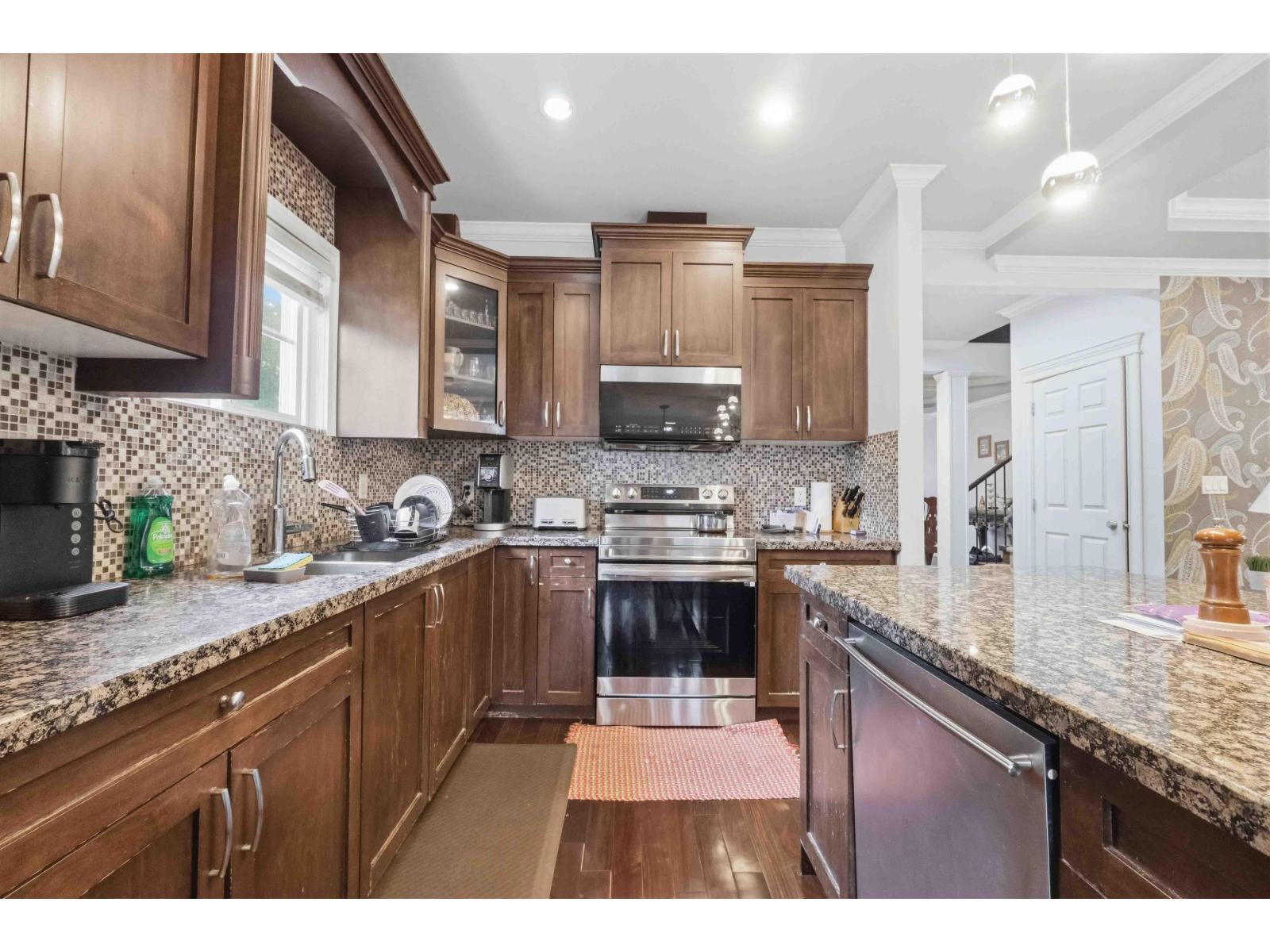 4 3495 147a Street Property Photo 25