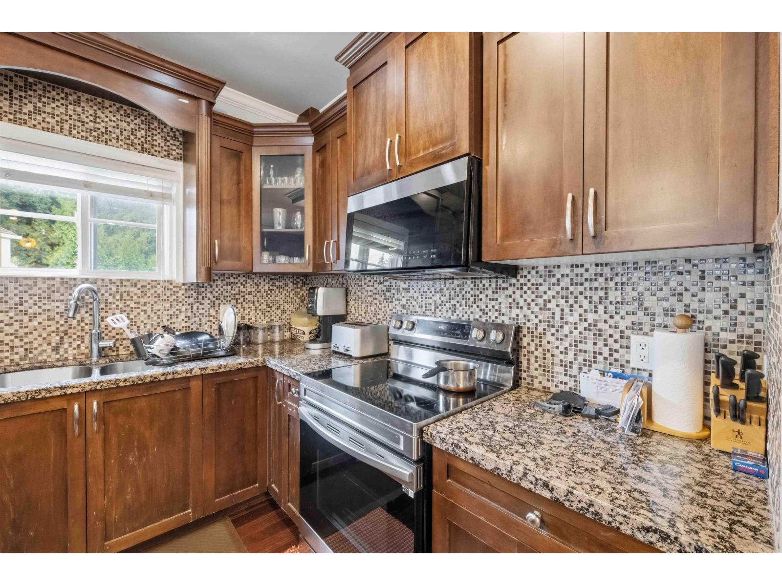 4 3495 147a Street Property Photo 28