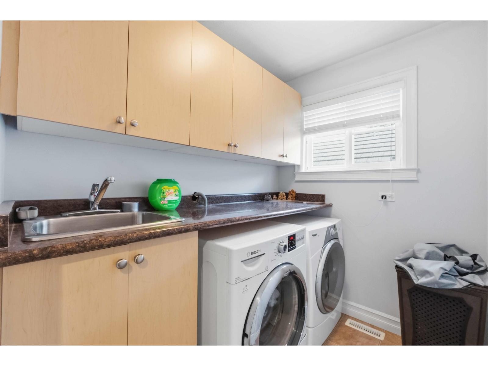 4 3495 147a Street Property Photo 37