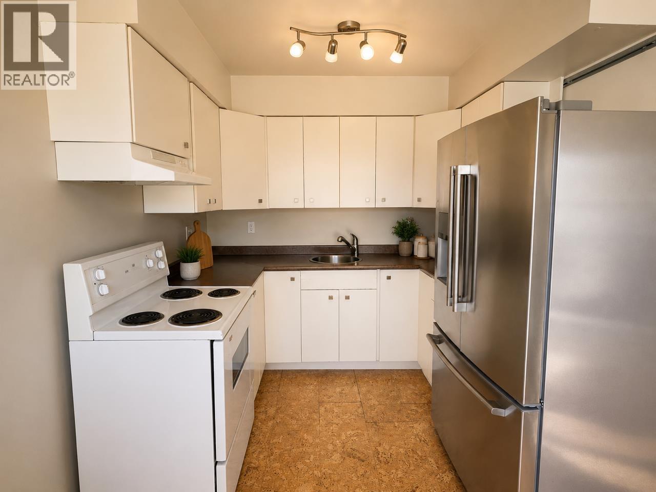 3 308 Highland Way Property Photo 8