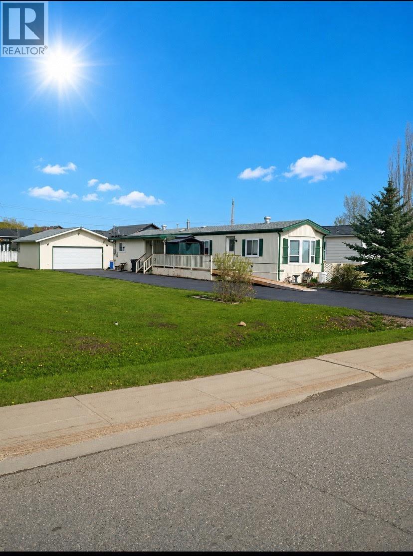 10085 98 Street Property Photo 2