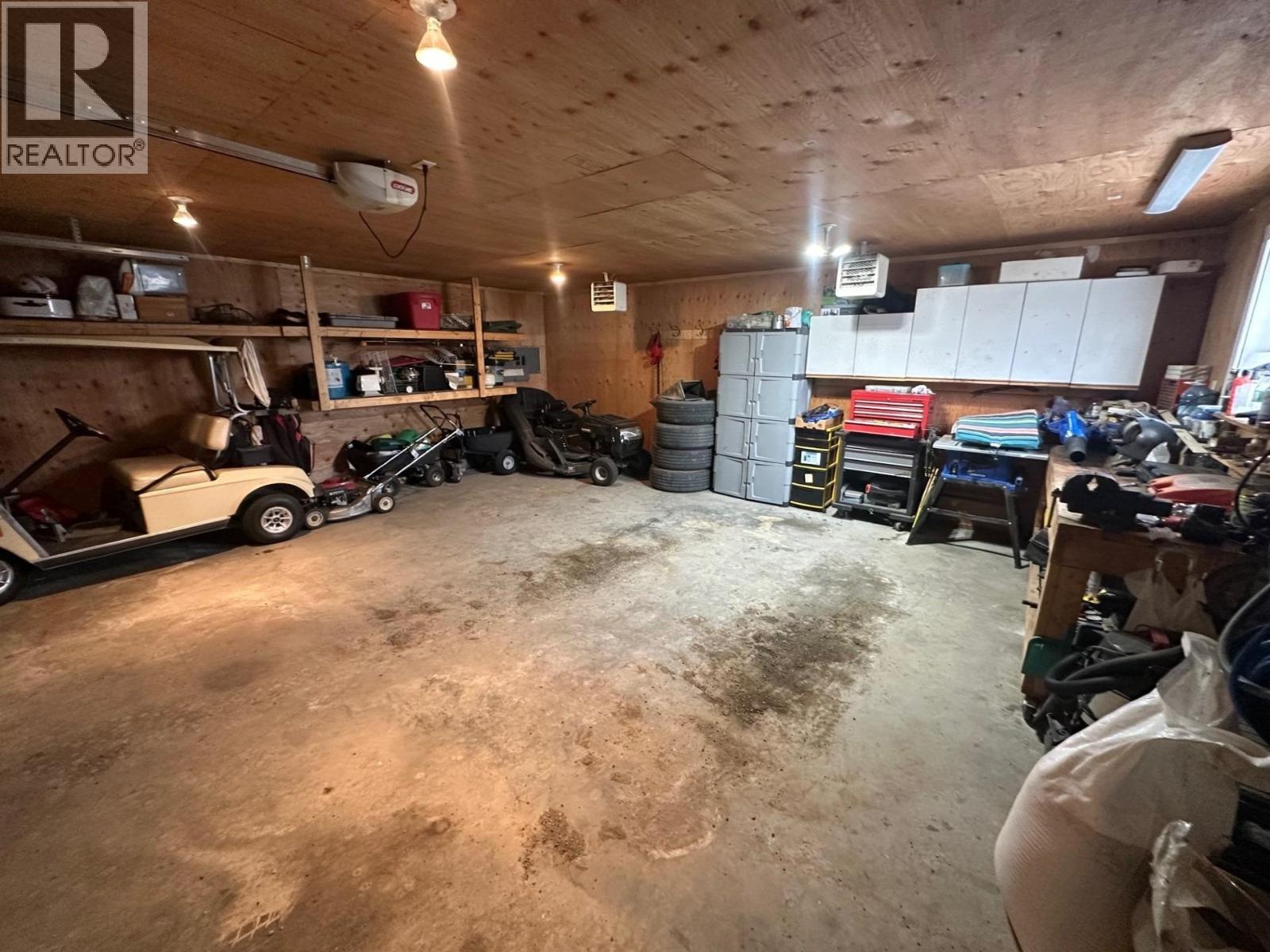 10085 98 Street Property Photo 6