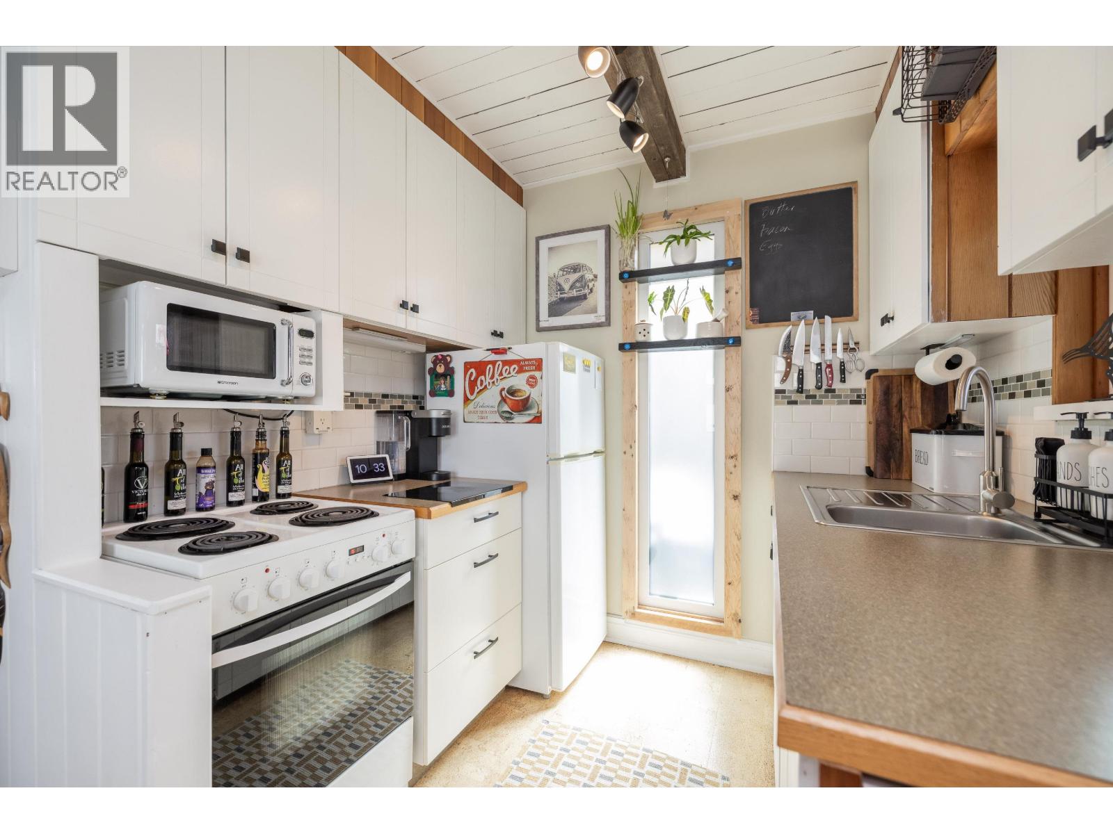 11 3871 W River Road Property Photo 6