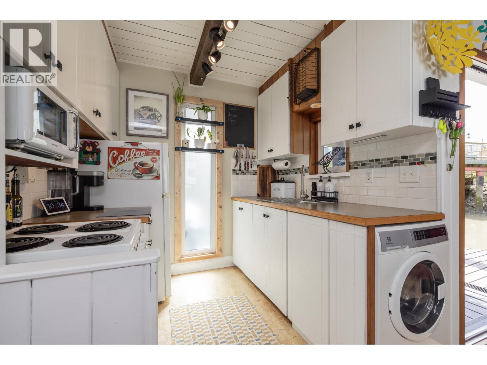 11 3871 W River Road Property Photo 8