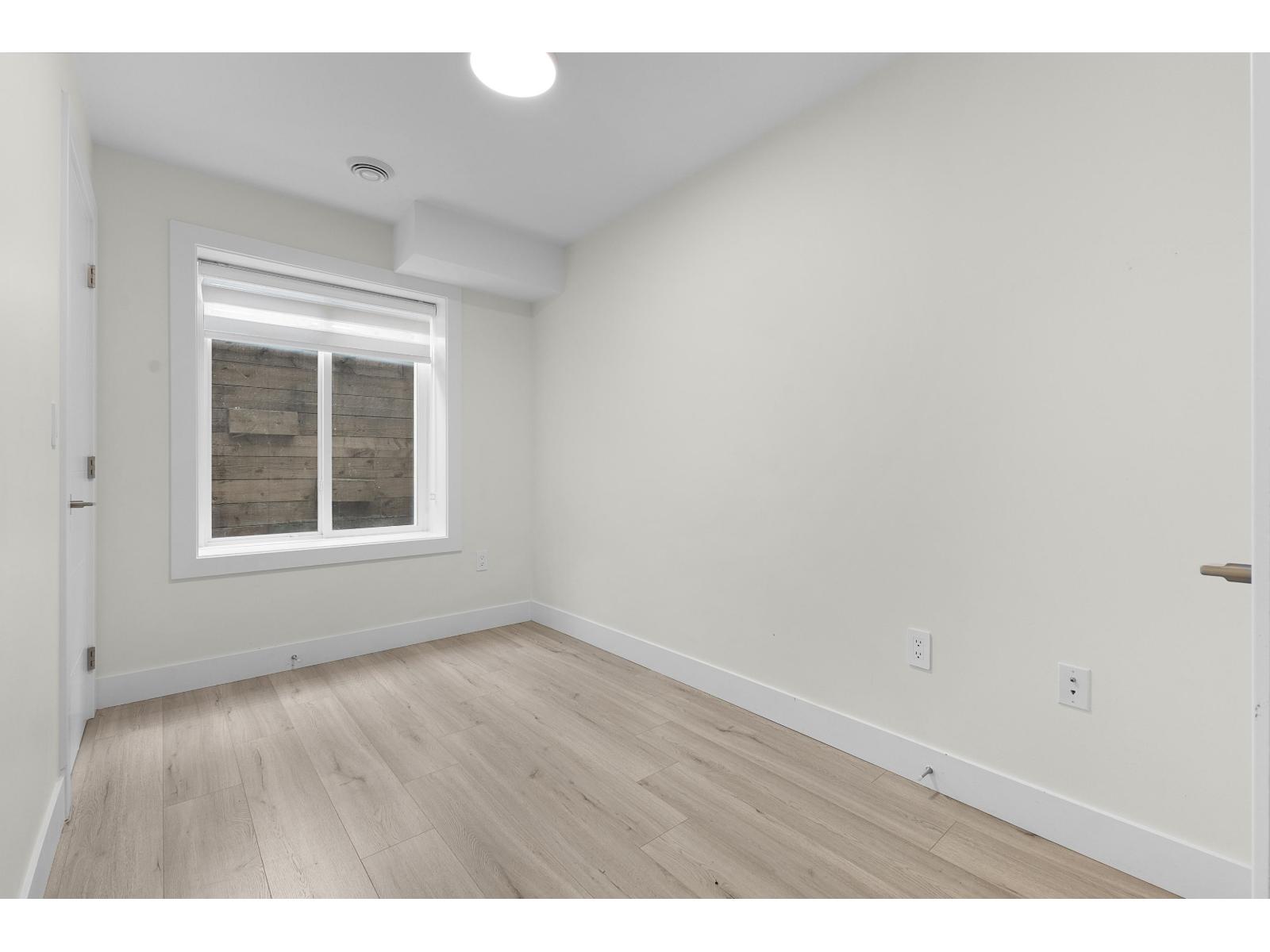 48 9652 162a Street Property Photo 10
