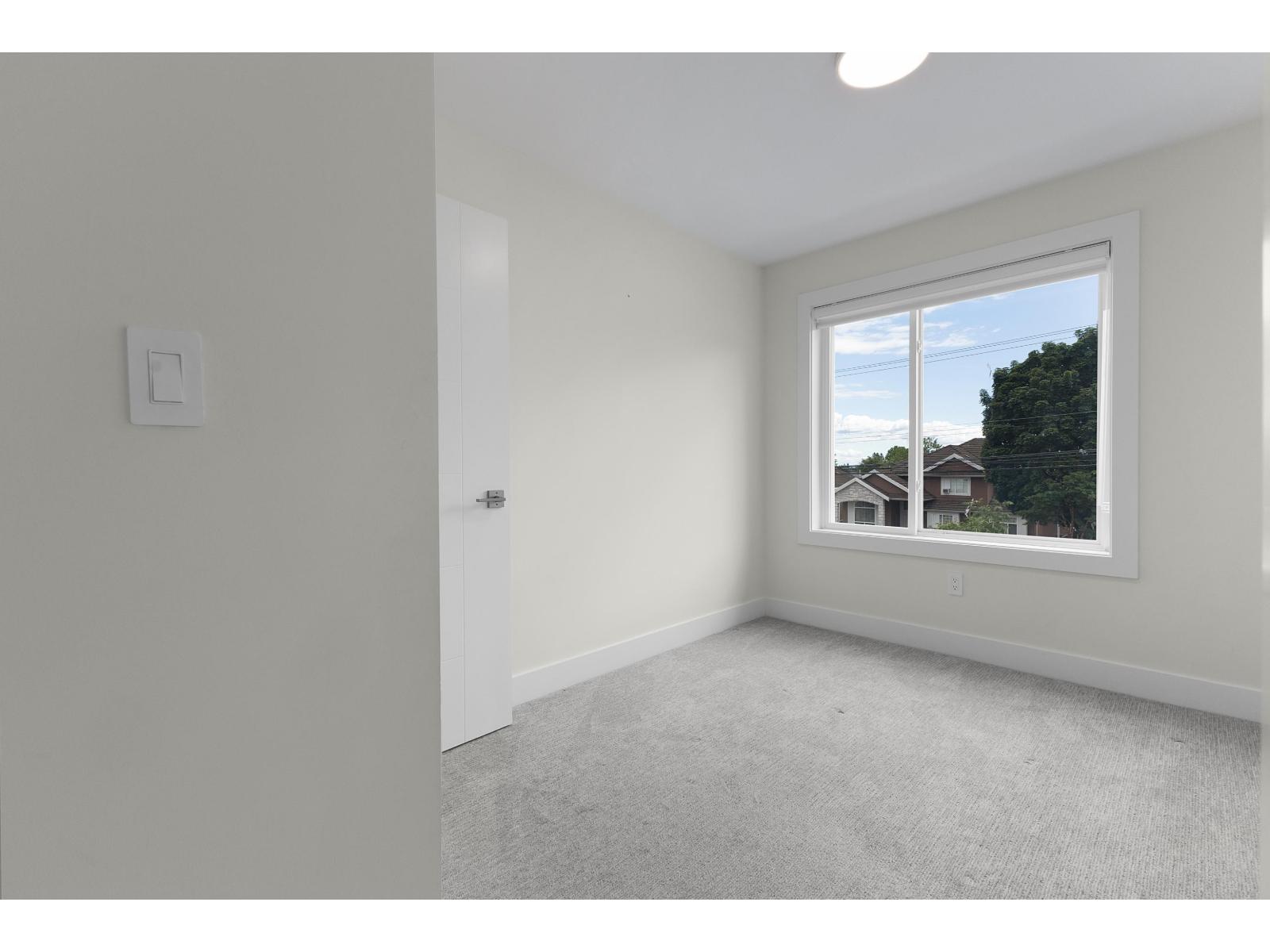 48 9652 162a Street Property Photo 11