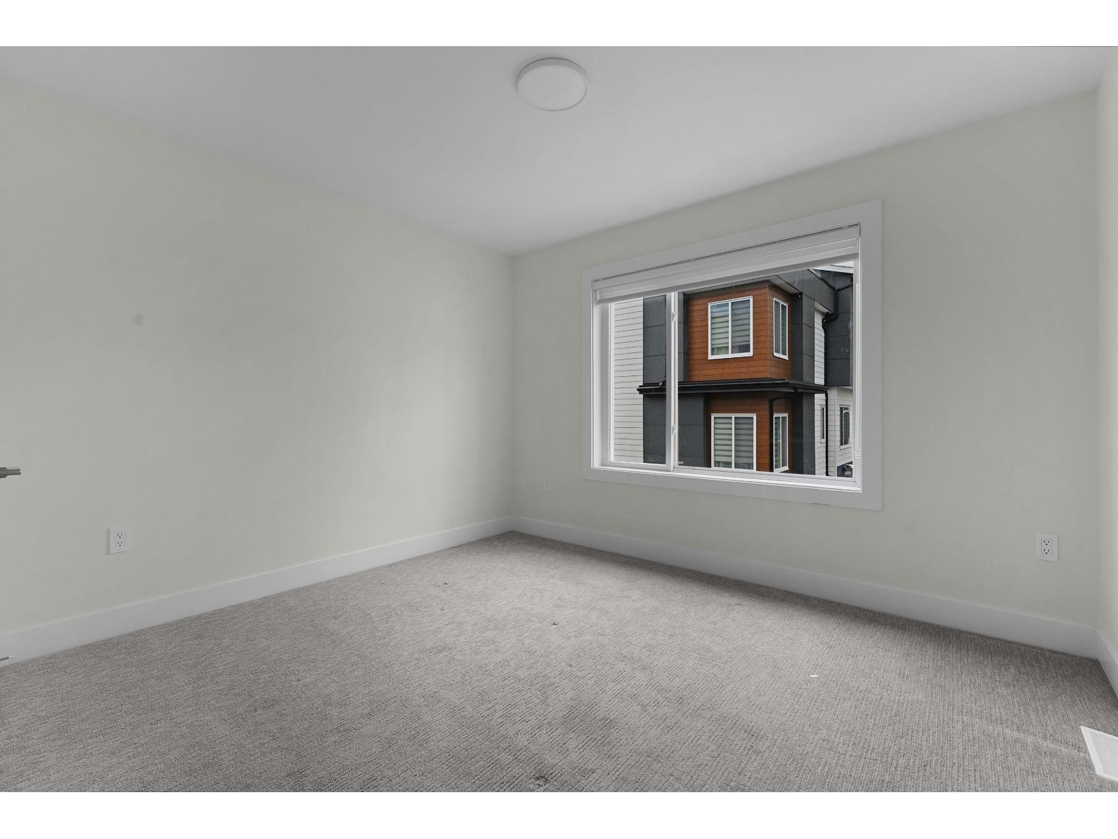 48 9652 162a Street Property Photo 14