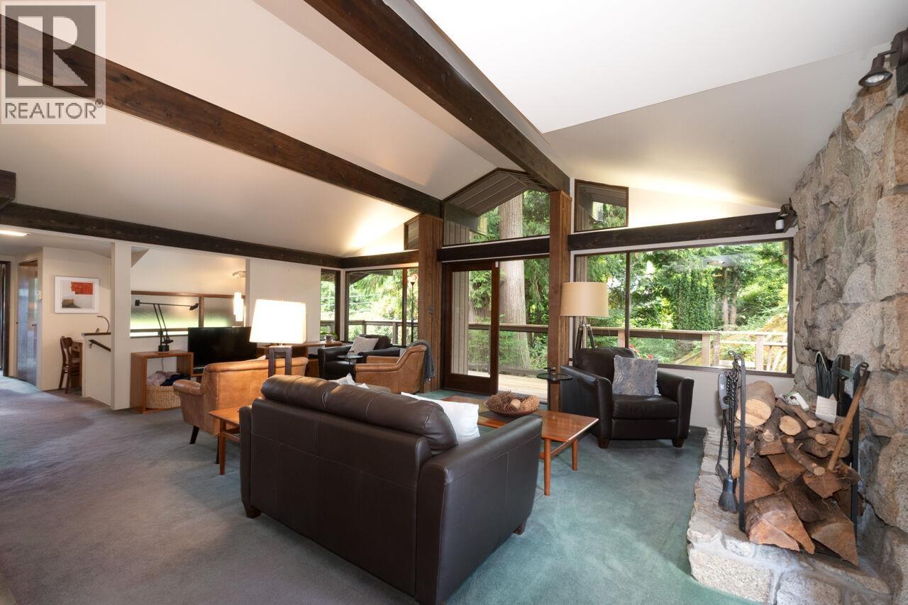 5335 Marine Drive Property Photo 8