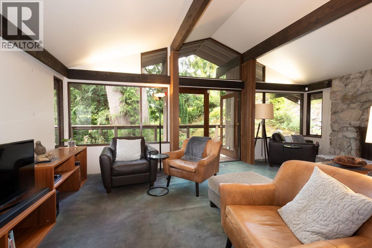 5335 Marine Drive Property Photo 12