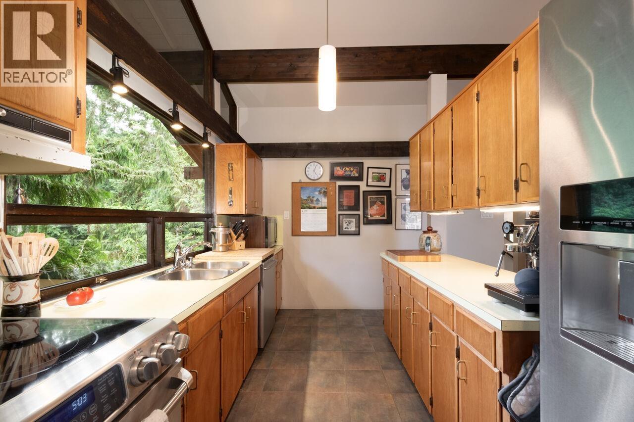 5335 Marine Drive Property Photo 16