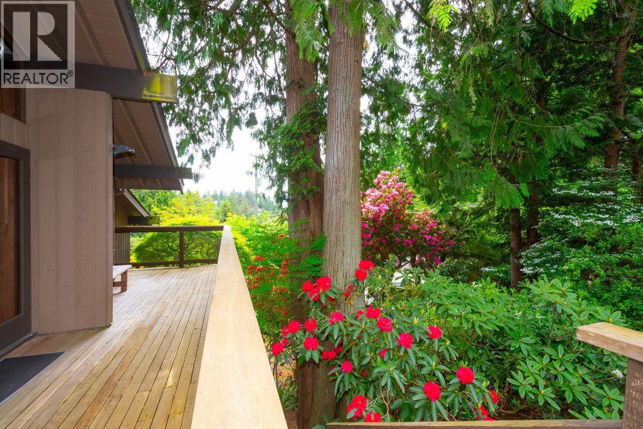 5335 Marine Drive Property Photo 19