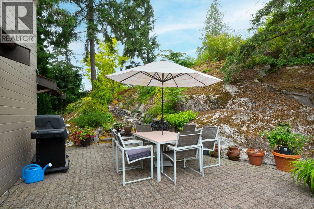 5335 Marine Drive Property Photo 21