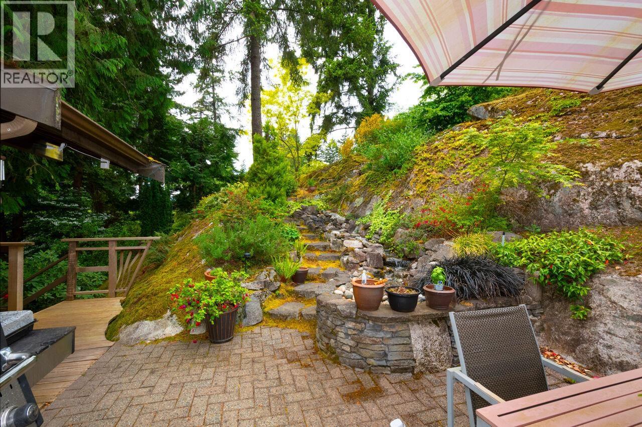 5335 Marine Drive Property Photo 22