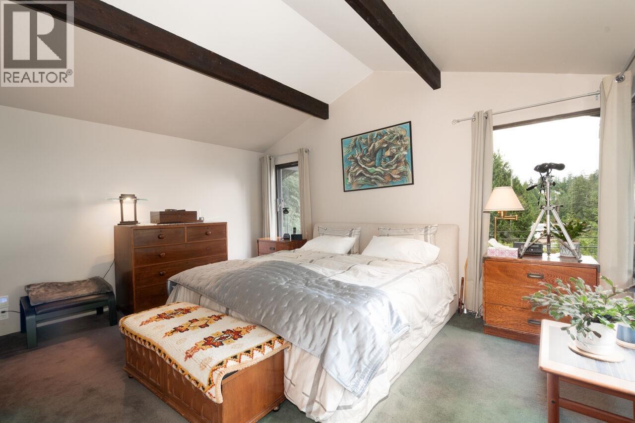 5335 Marine Drive Property Photo 24