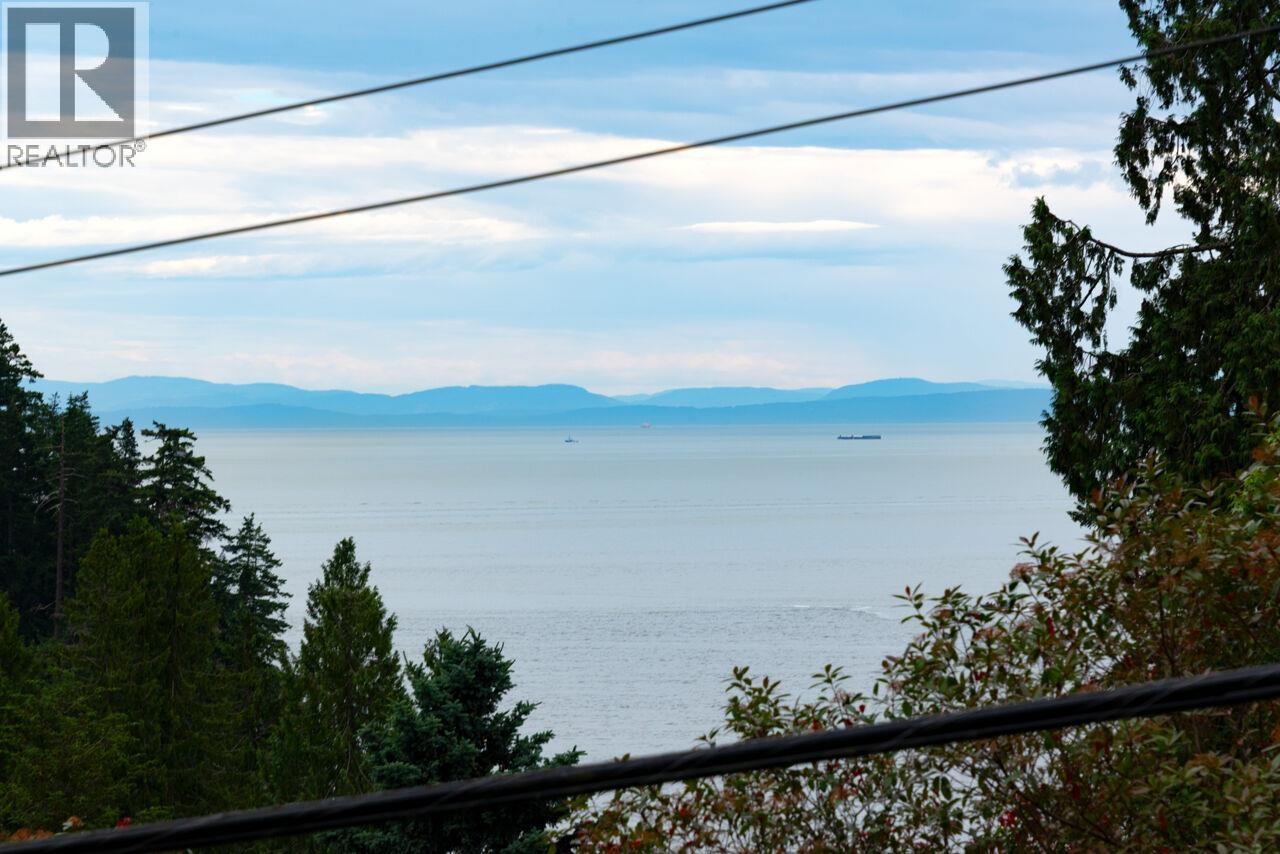 5335 Marine Drive Property Photo 26