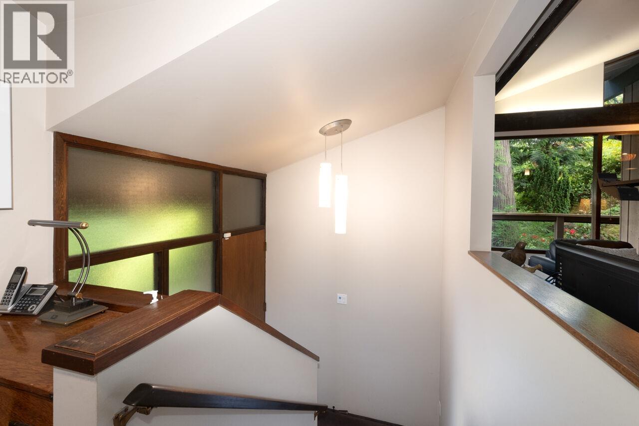 5335 Marine Drive Property Photo 28