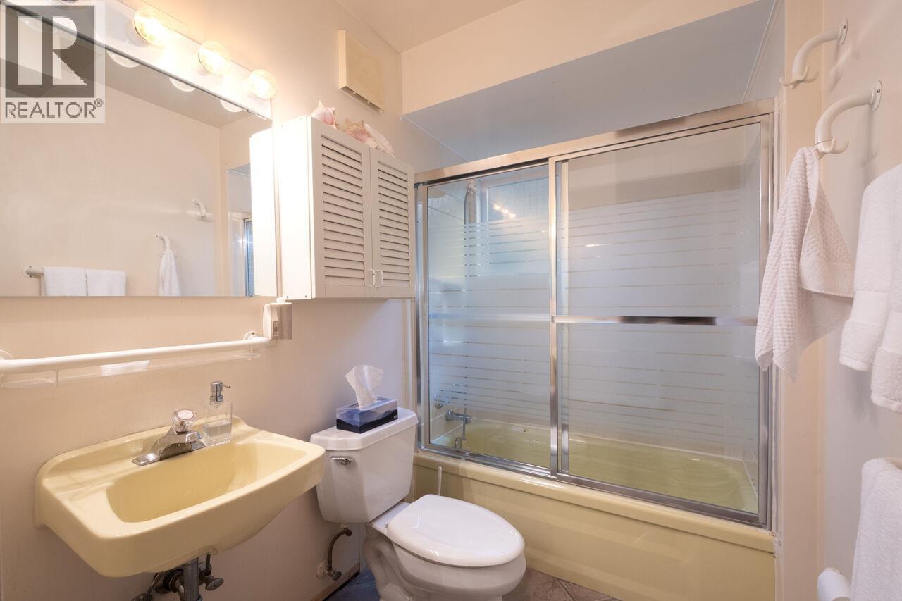 5335 Marine Drive Property Photo 32