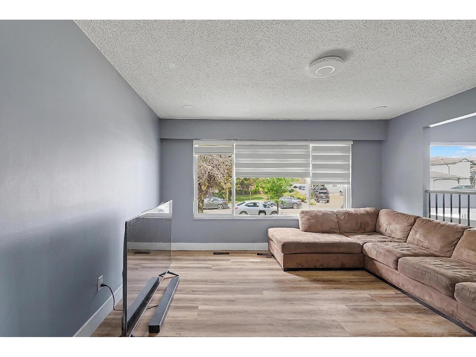 9024 123a Street Property Photo 3