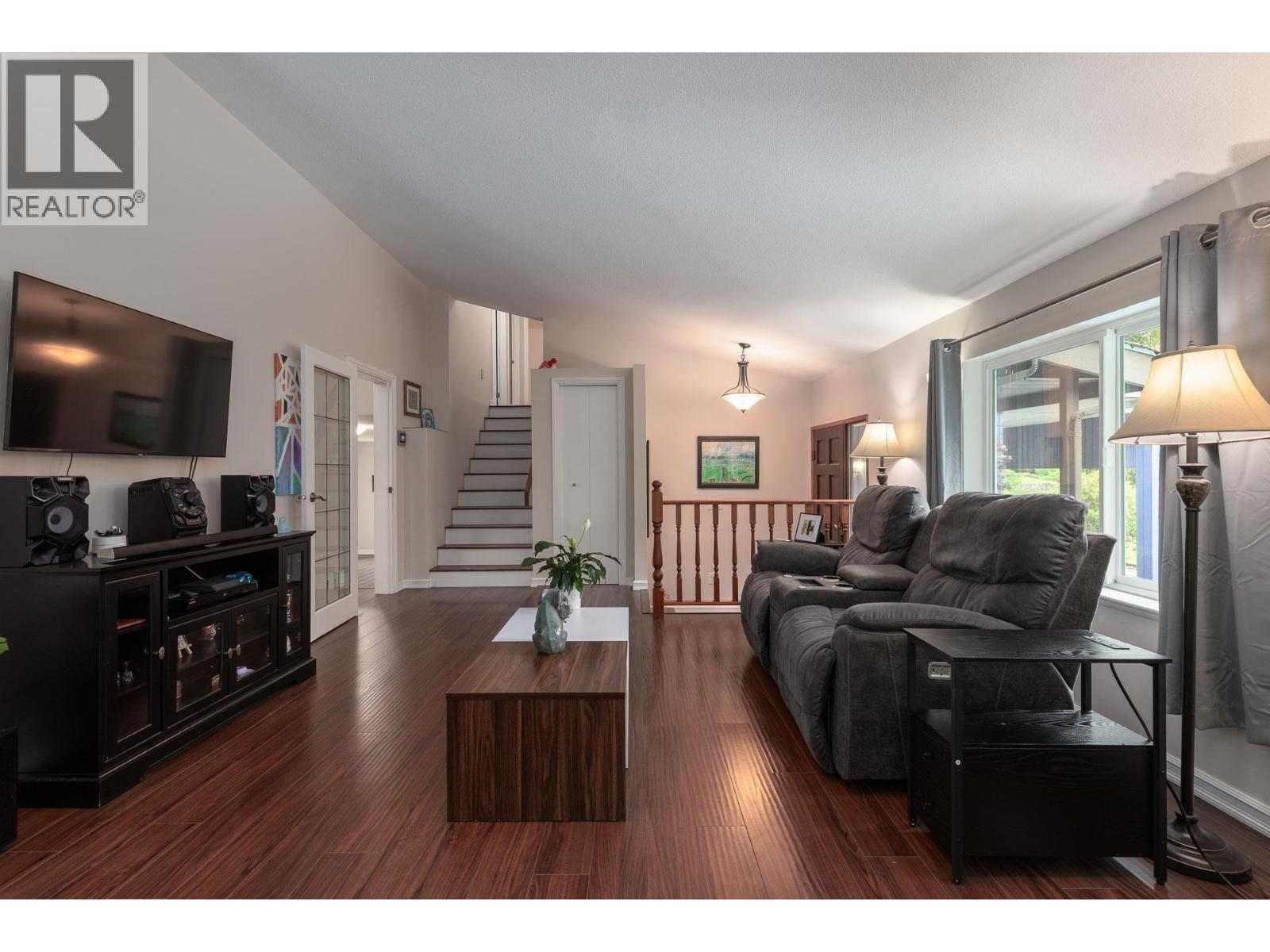 13055 238 Street Property Photo 11