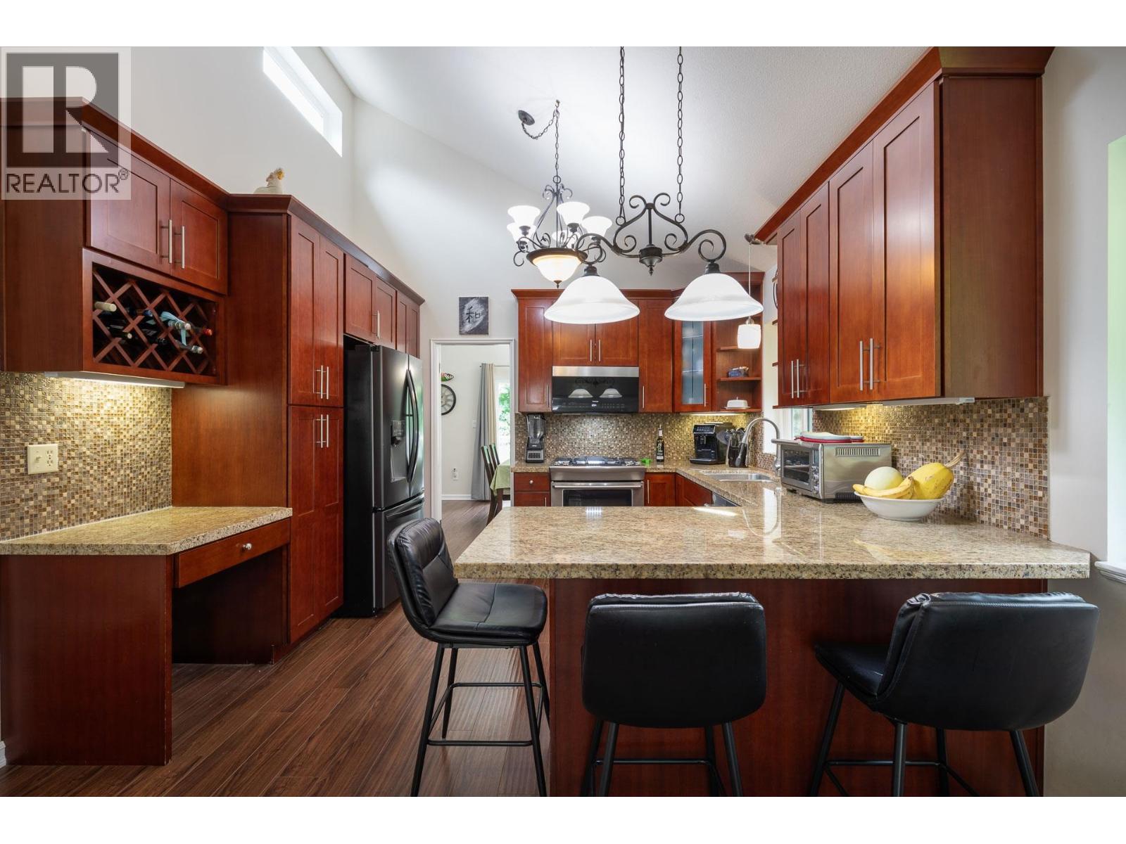 13055 238 Street Property Photo 16