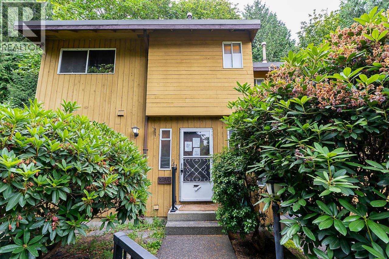 4 305 Decaire Street Property Photo 1