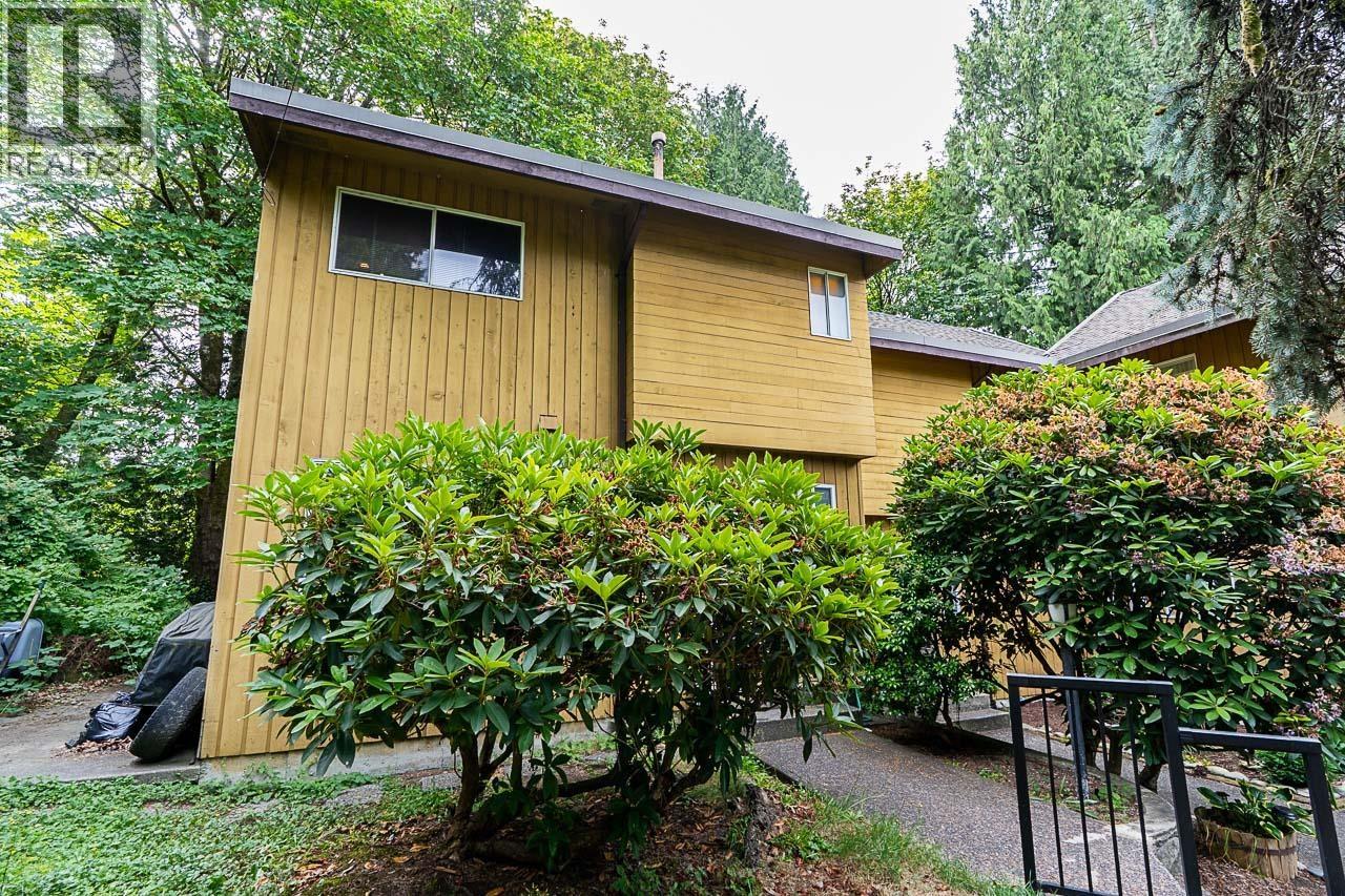 4 305 Decaire Street Property Photo 3