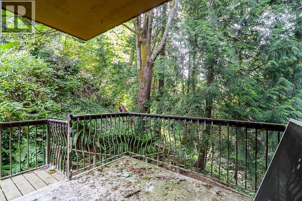 4 305 Decaire Street Property Photo 4