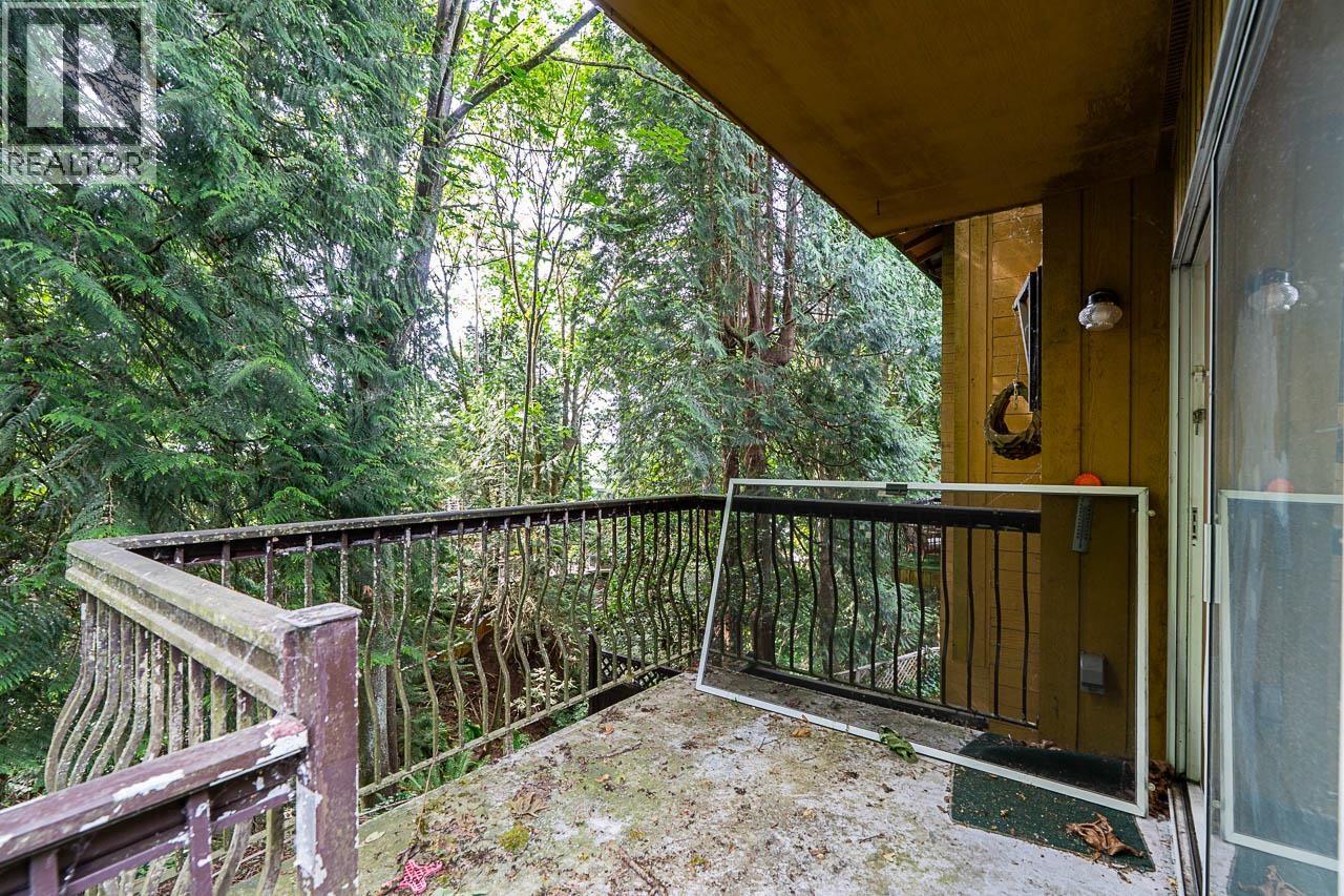 4 305 Decaire Street Property Photo 5