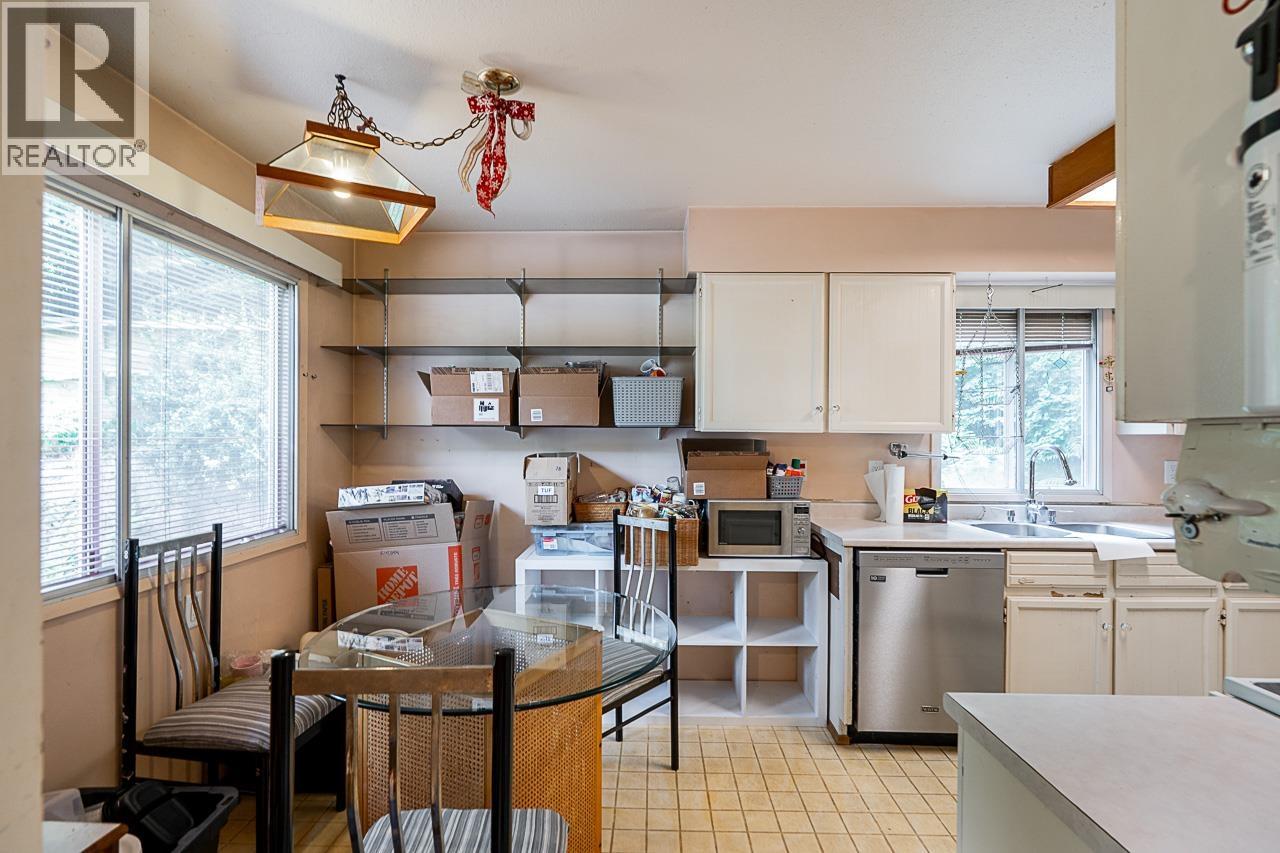 4 305 Decaire Street Property Photo 7