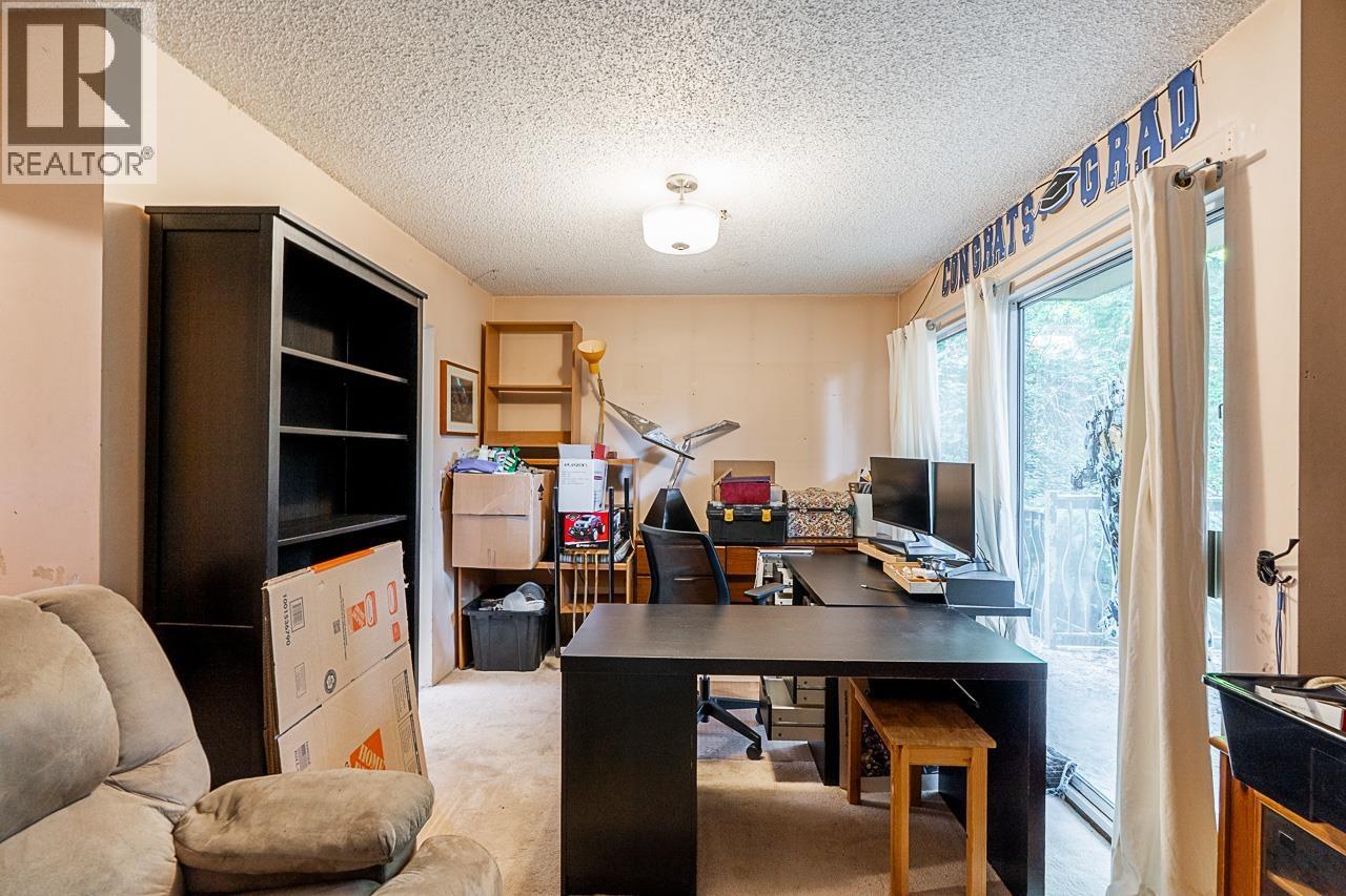 4 305 Decaire Street Property Photo 12