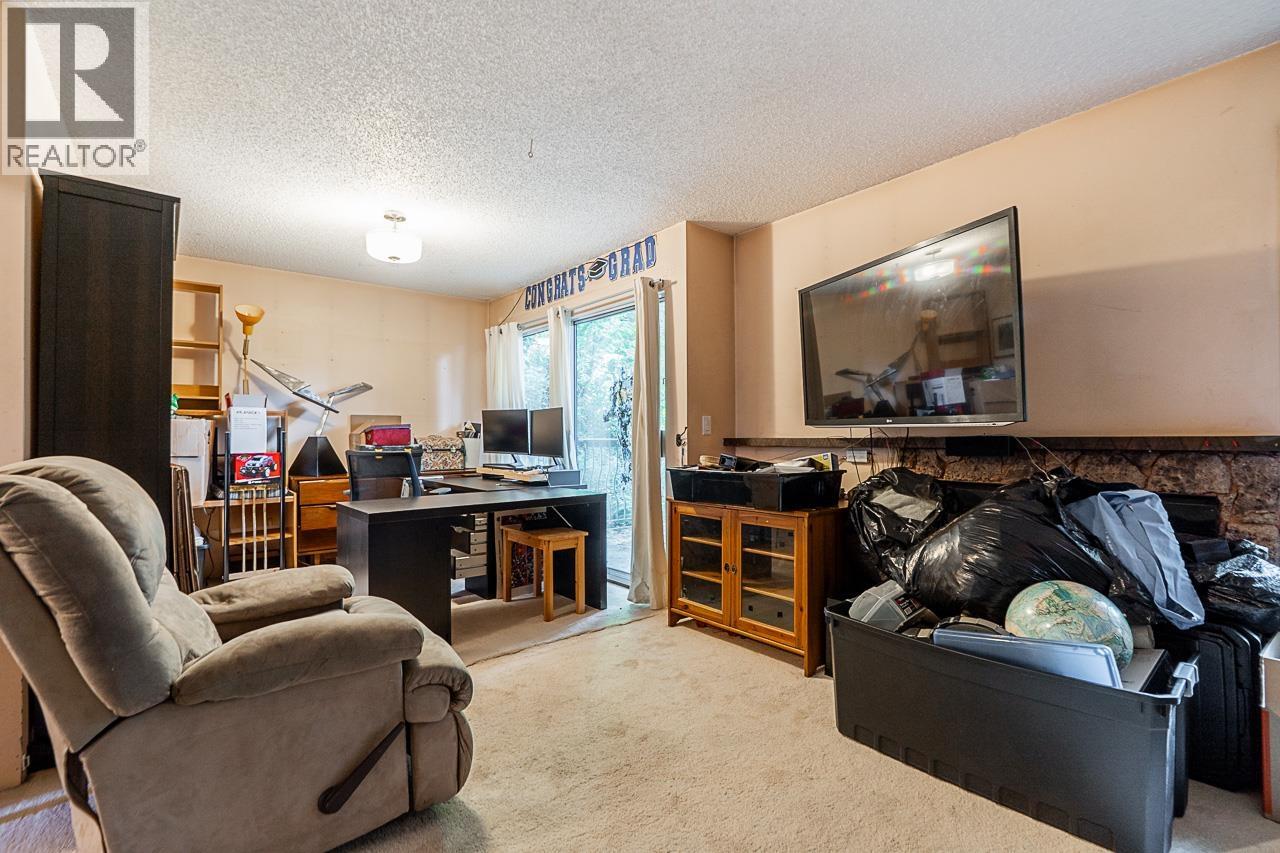 4 305 Decaire Street Property Photo 14