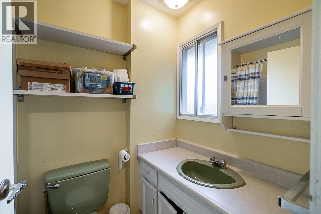4 305 Decaire Street Property Photo 25