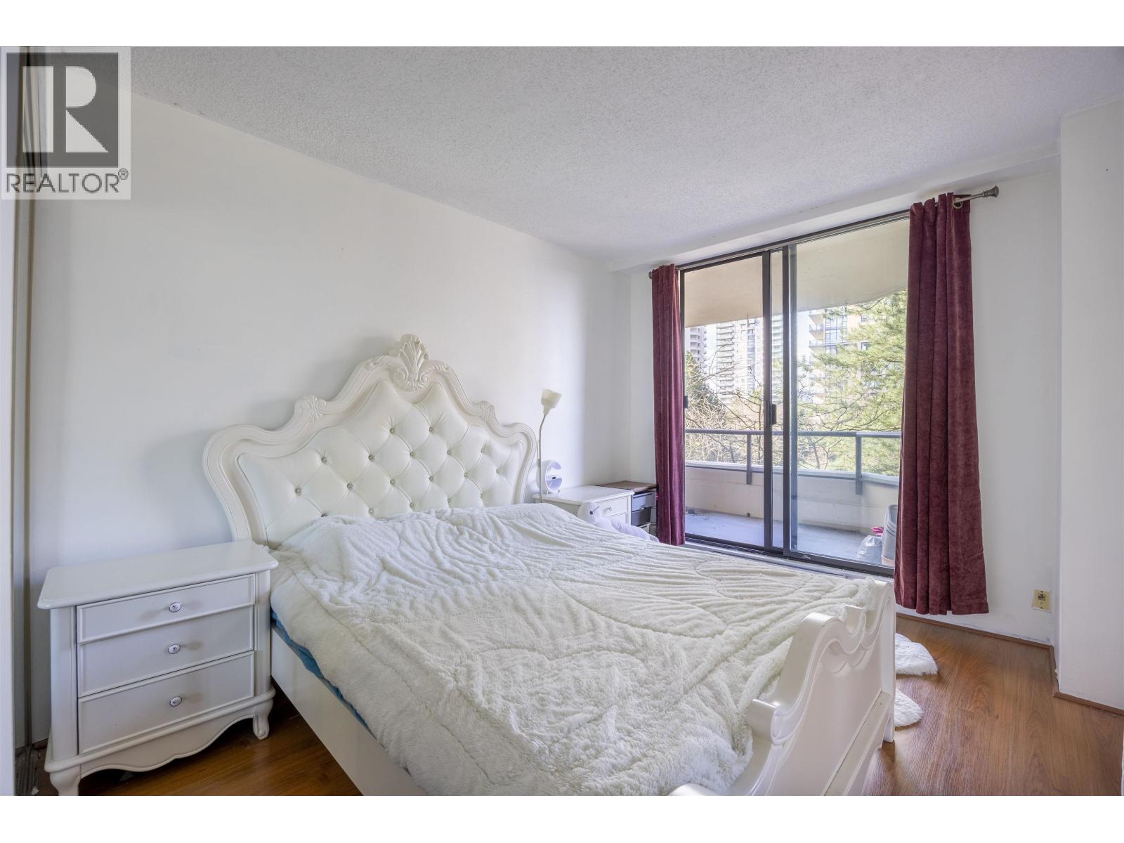 502 6282 Kathleen Avenue Property Photo 7