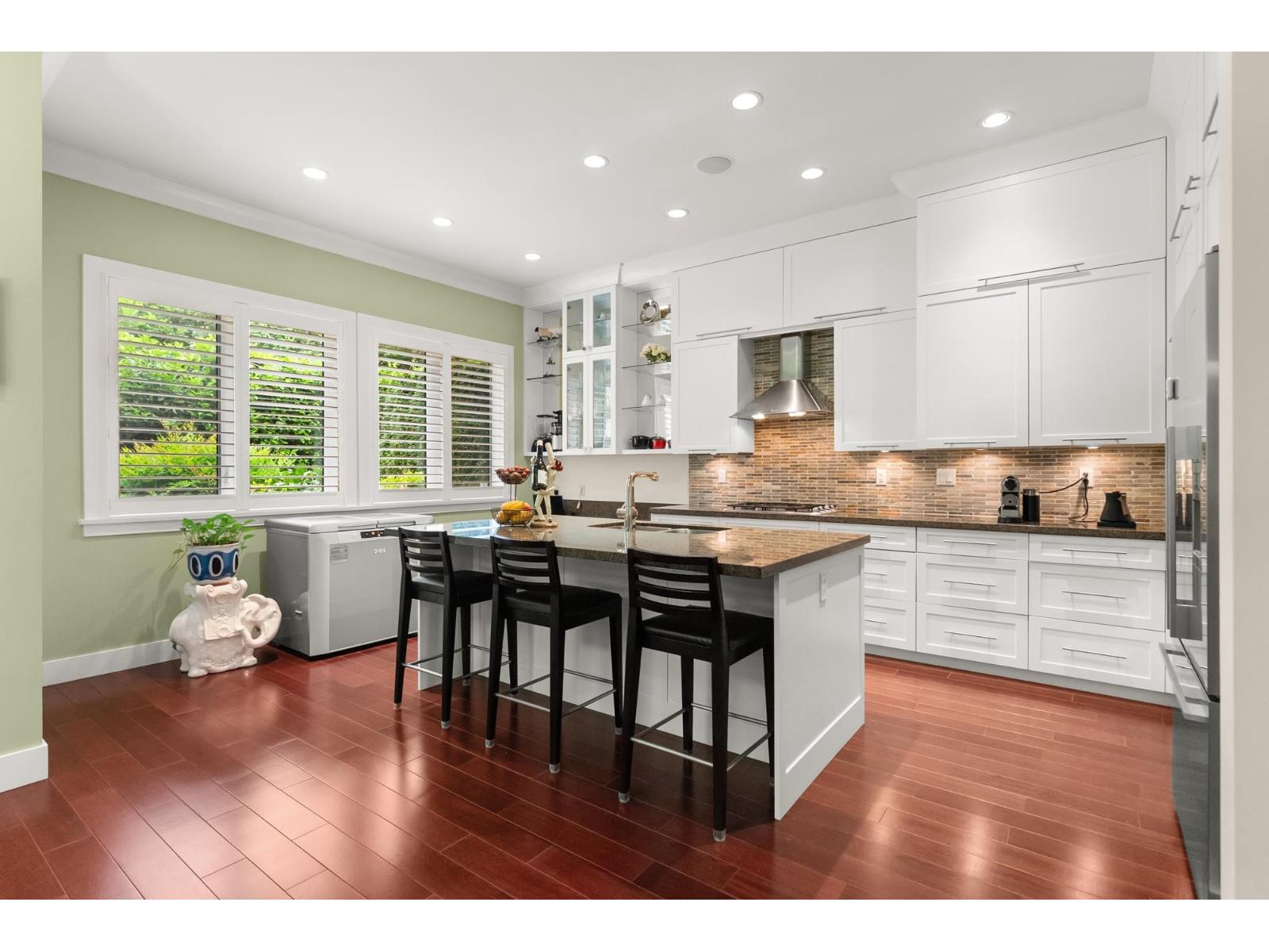 18 3122 160 Street Property Photo 1