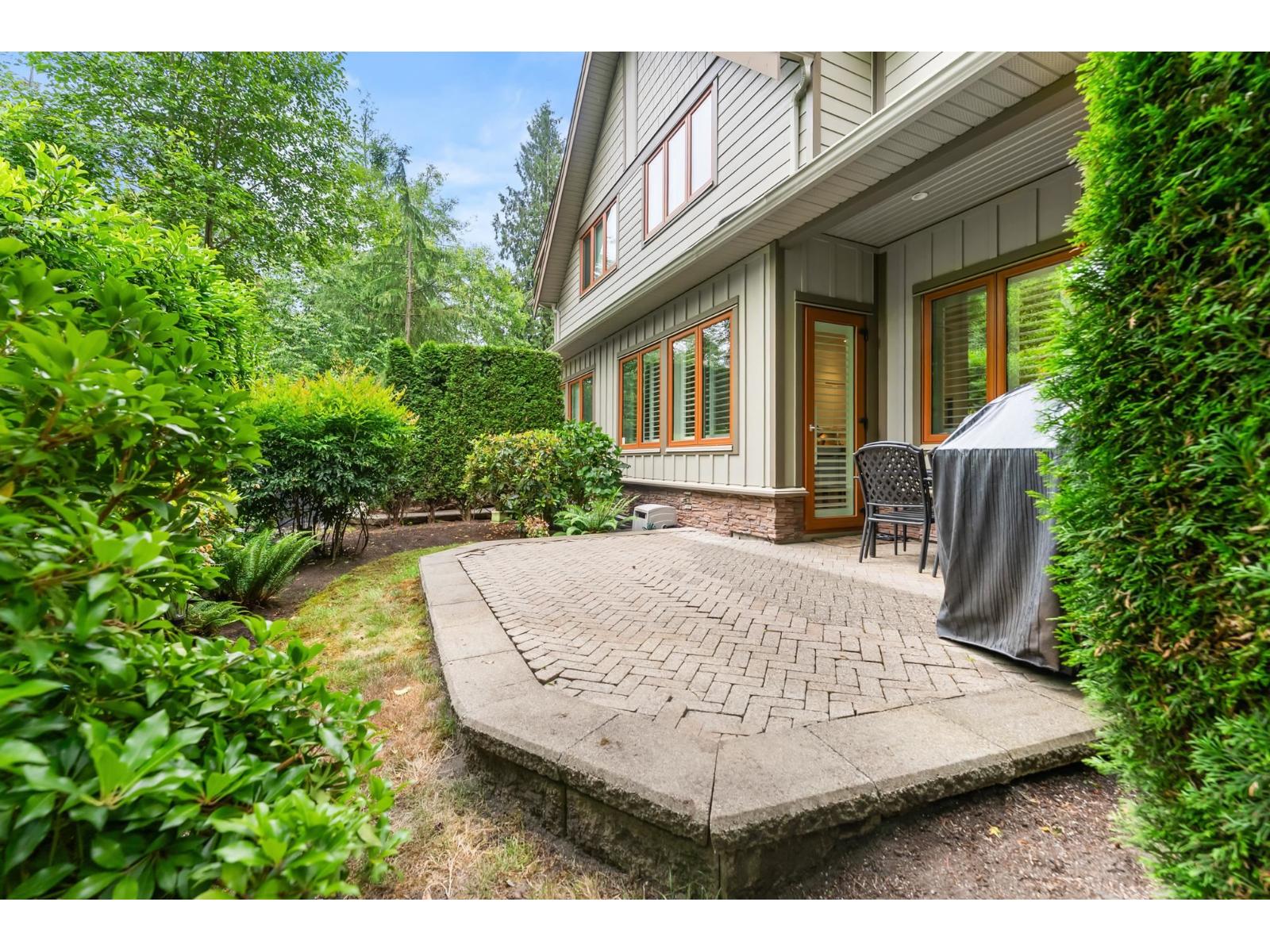 18 3122 160 Street Property Photo 7