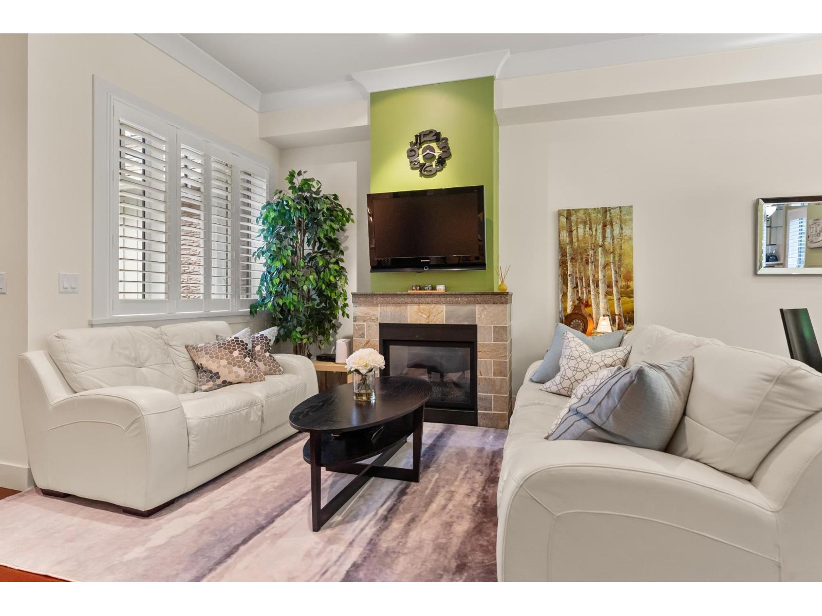 18 3122 160 Street Property Photo 8