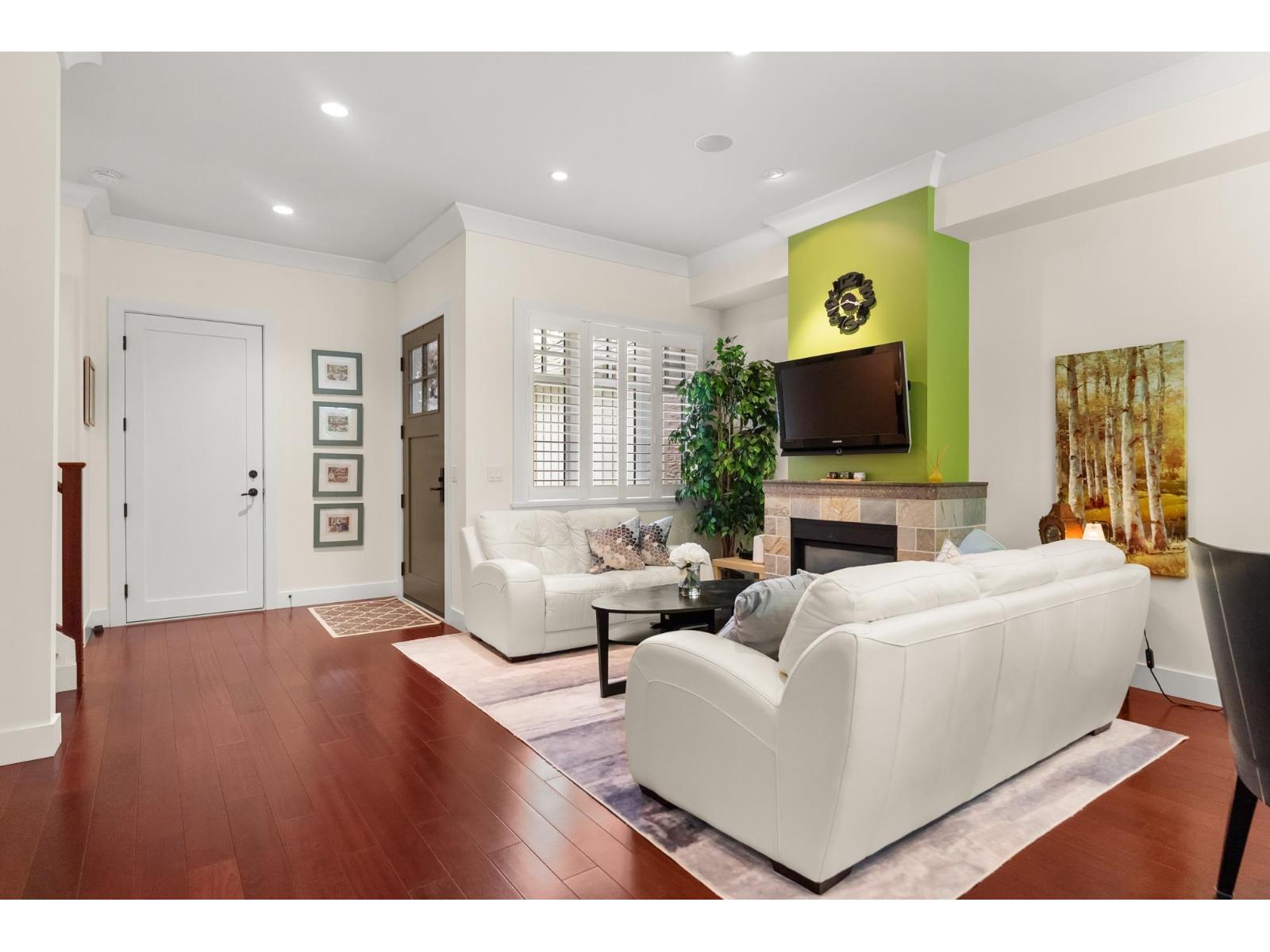 18 3122 160 Street Property Photo 9