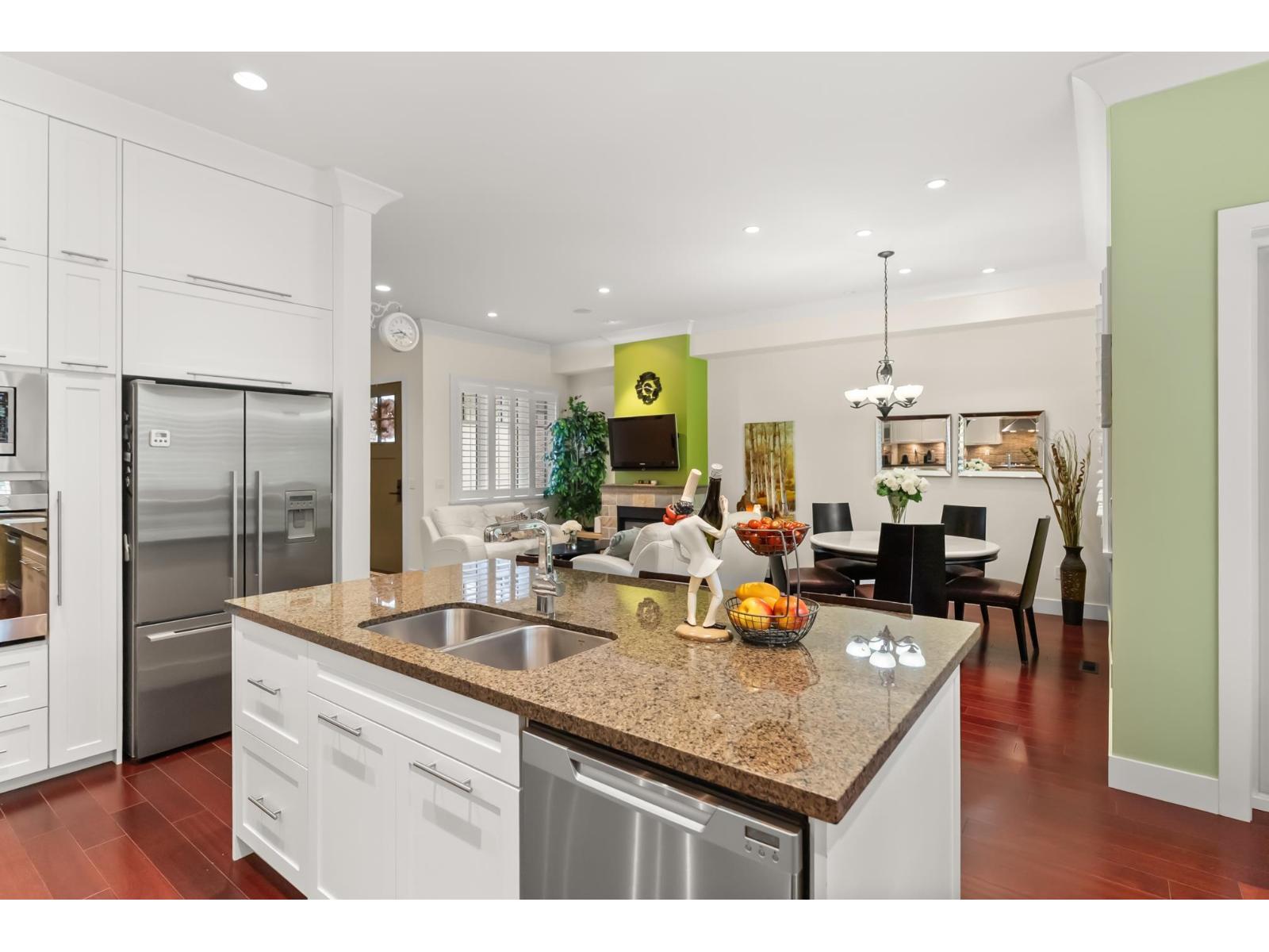 18 3122 160 Street Property Photo 10