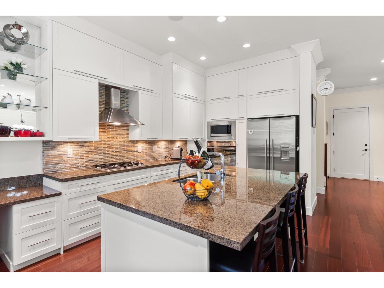 18 3122 160 Street Property Photo 11