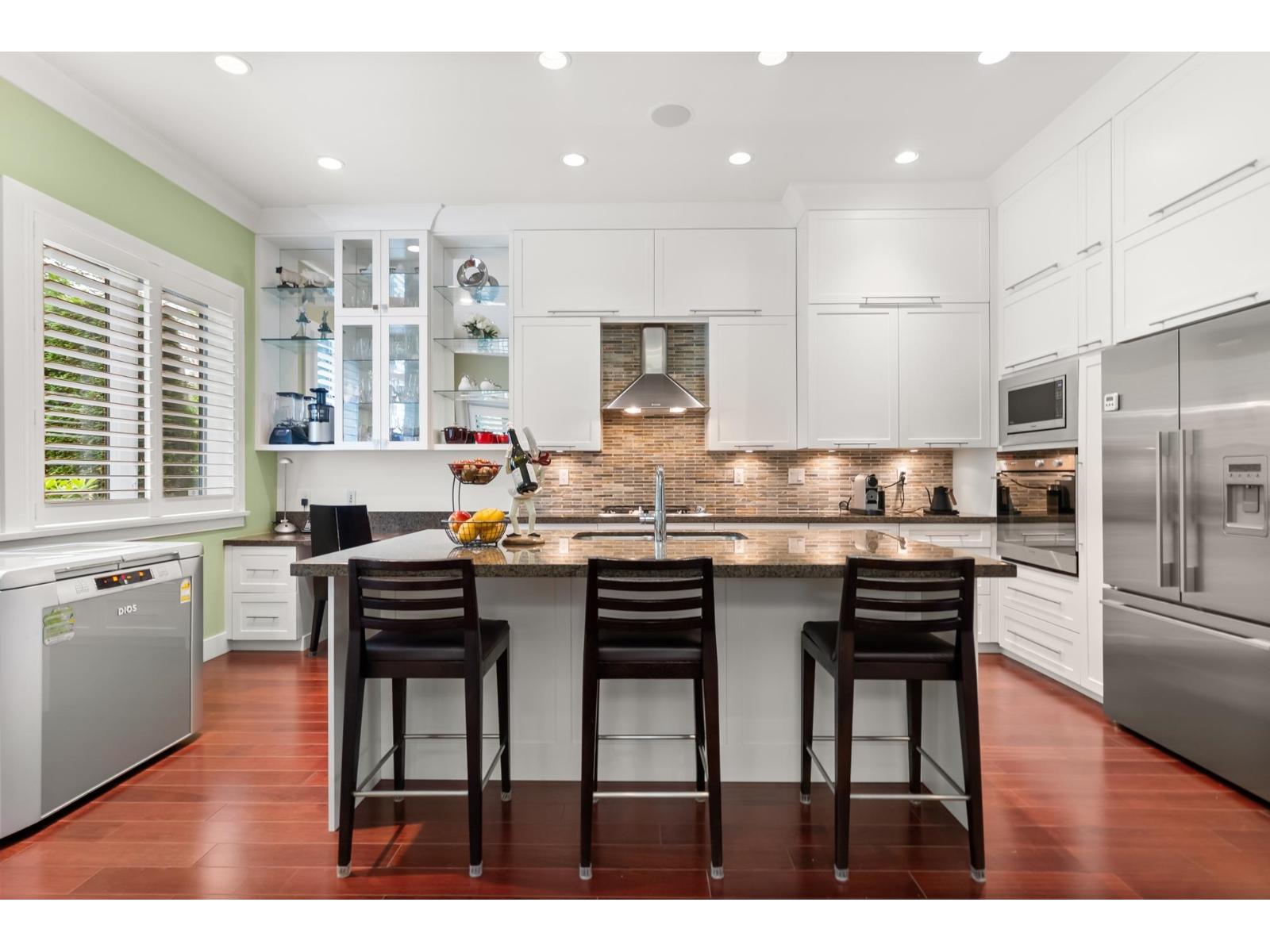 18 3122 160 Street Property Photo 13