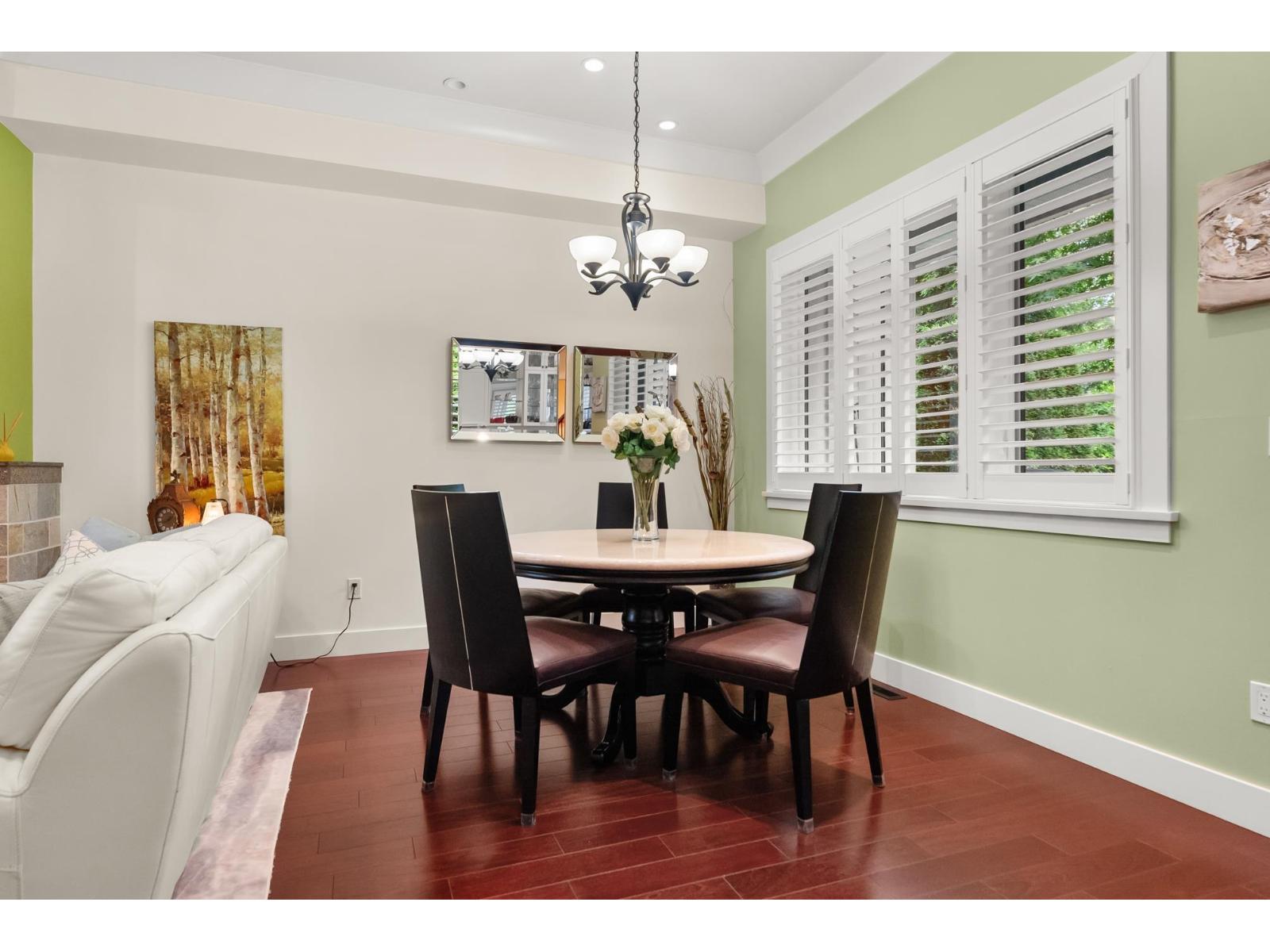 18 3122 160 Street Property Photo 15