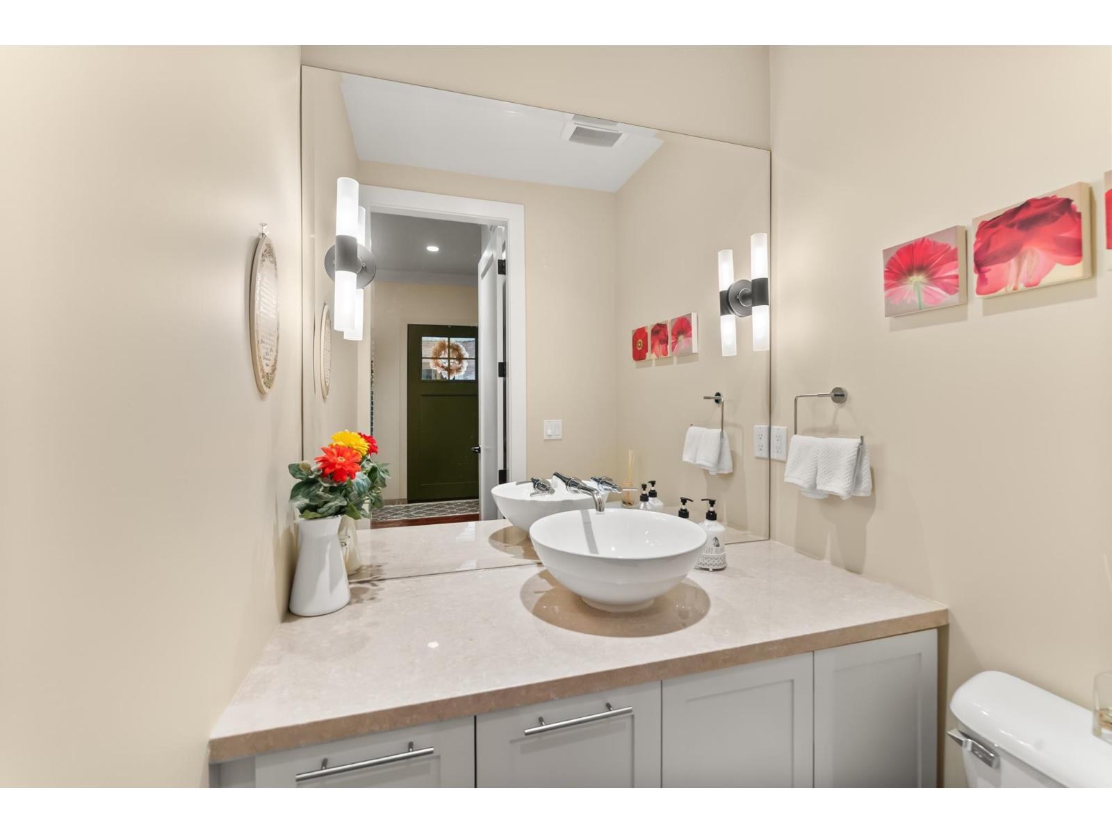 18 3122 160 Street Property Photo 16