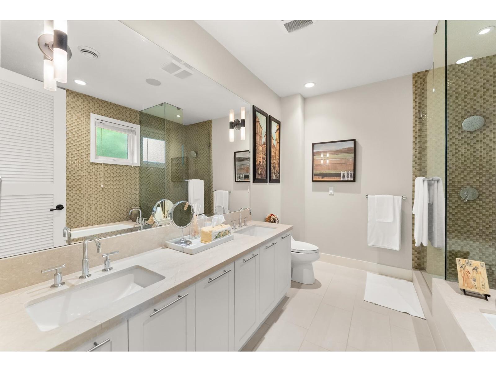 18 3122 160 Street Property Photo 20