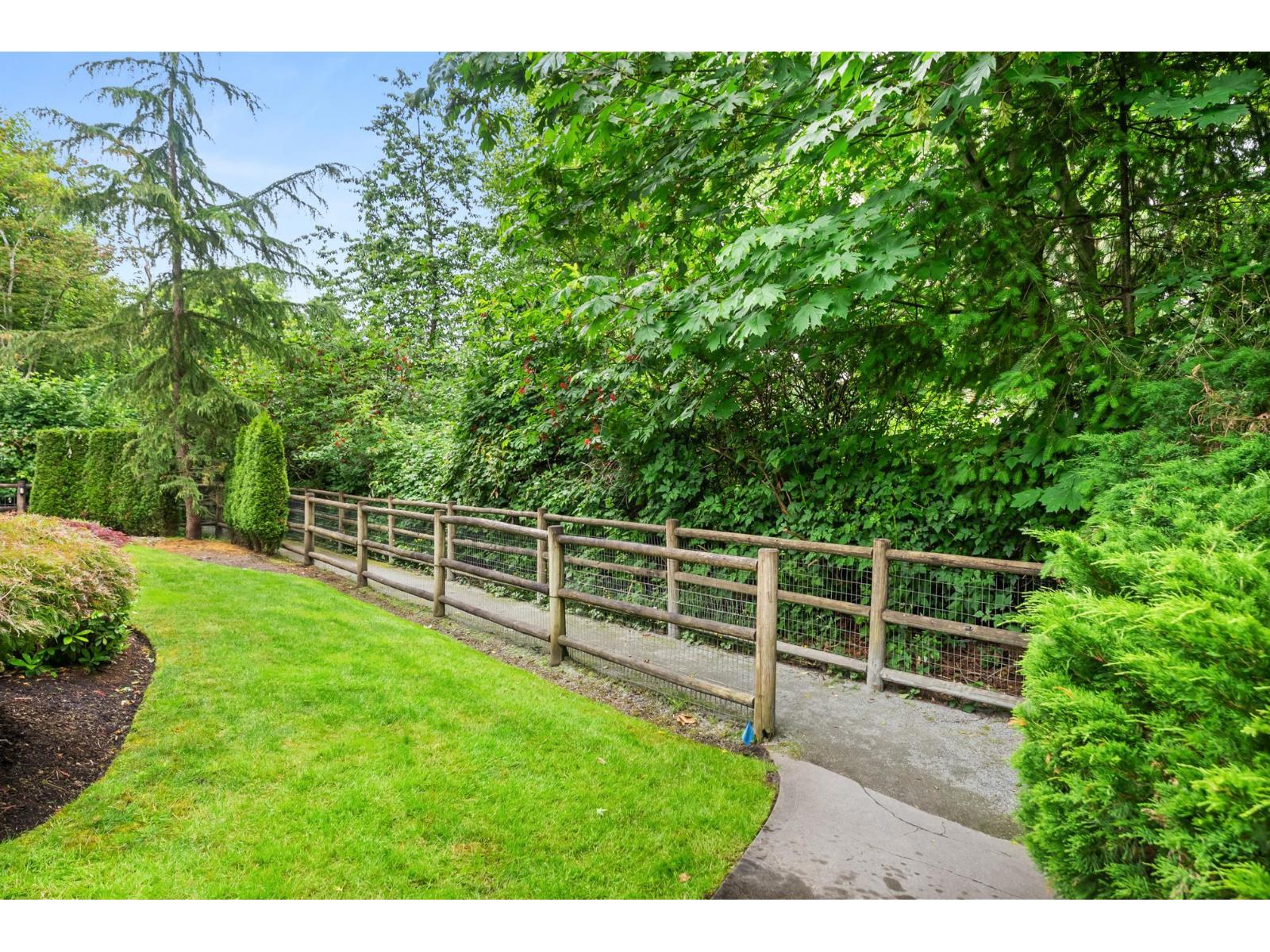 18 3122 160 Street Property Photo 31
