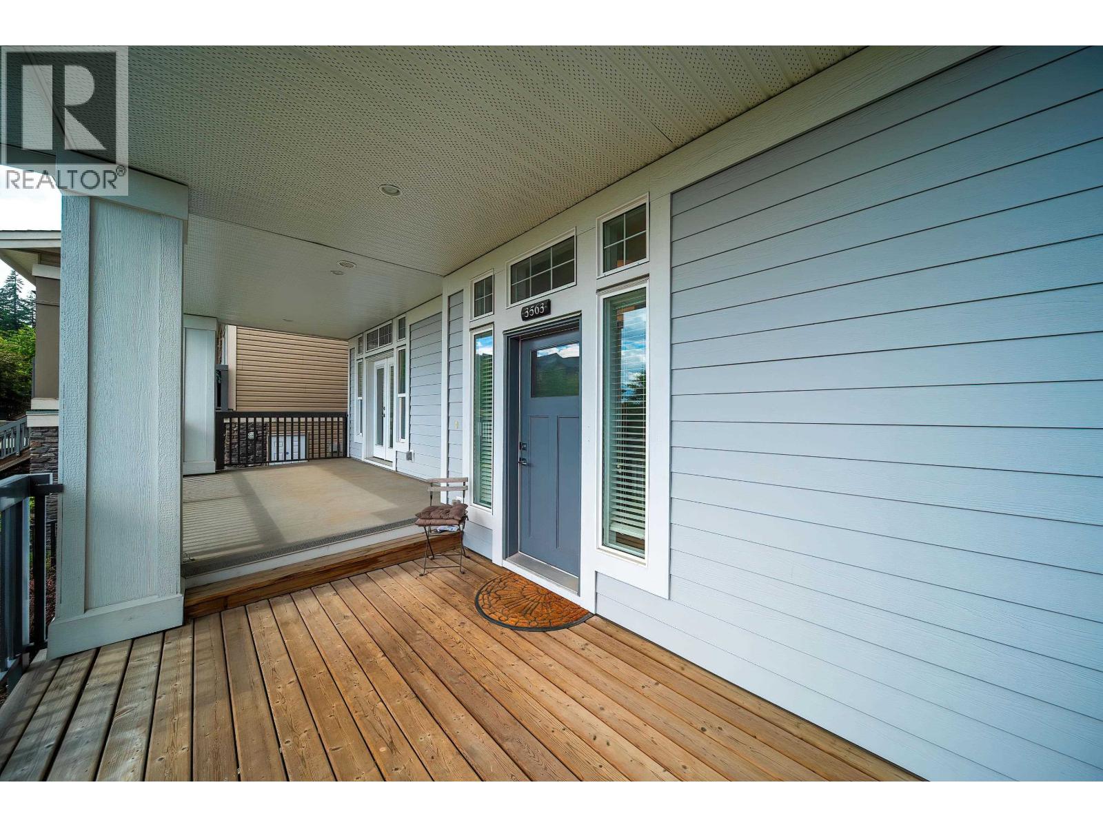 3563 Highland Drive Property Photo 2
